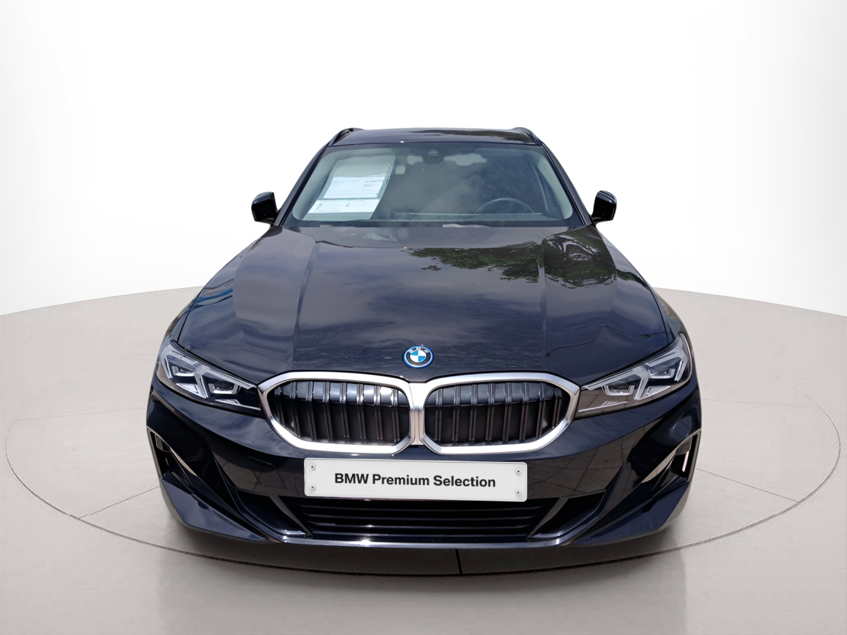 Fotos de BMW Série 3 320e Touring color Negro. Año 2024. 150KW(204CV). Elétrico / Gasolina Híbrido. En concesionario Caetano Baviera Faro de Faro