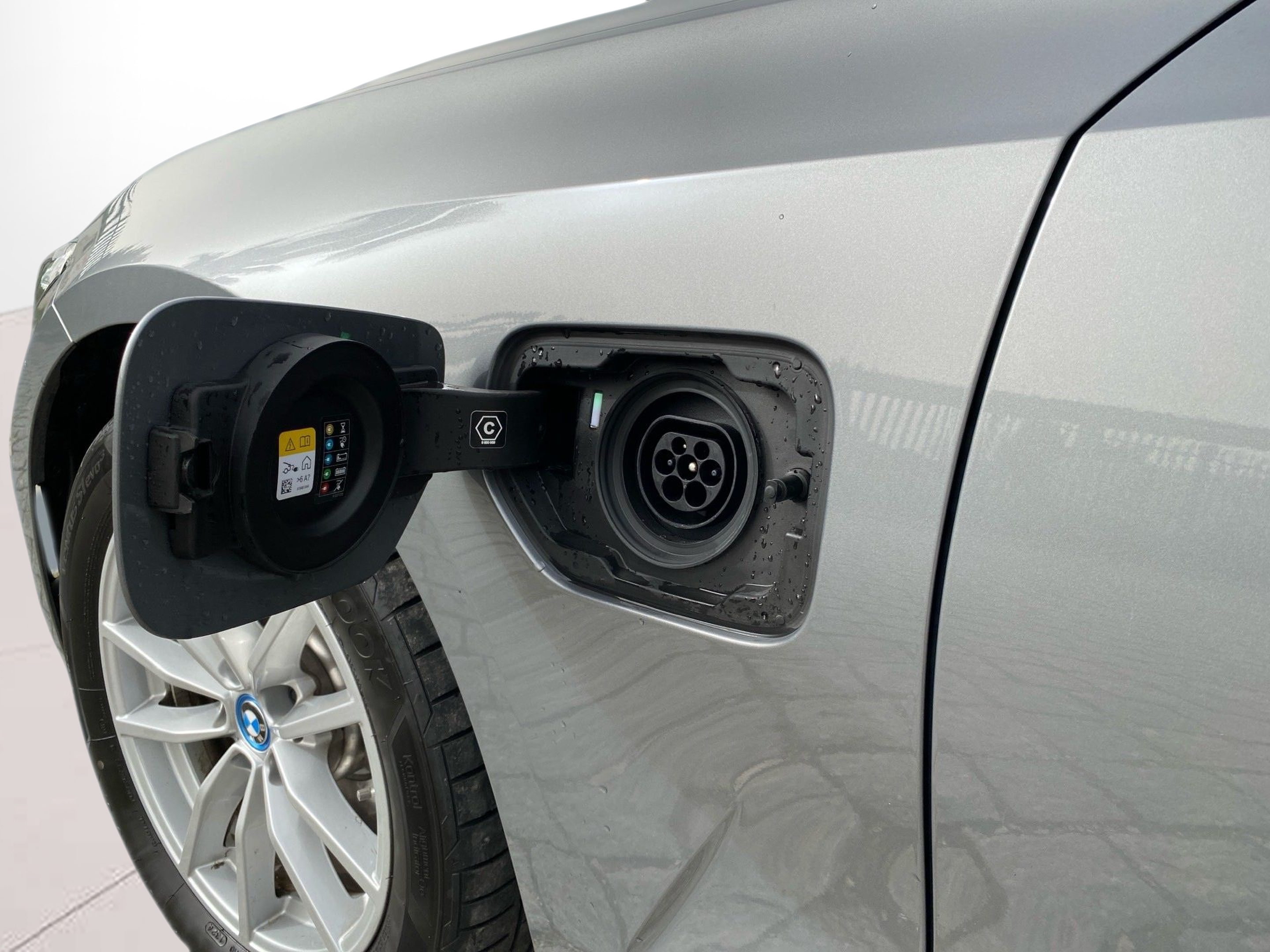 BMW Série 3 320e Touring color Gris. Año 2025. 150KW(204CV). Elétrico / Gasolina Híbrido. En concesionario Caetano Cascais de Cascais