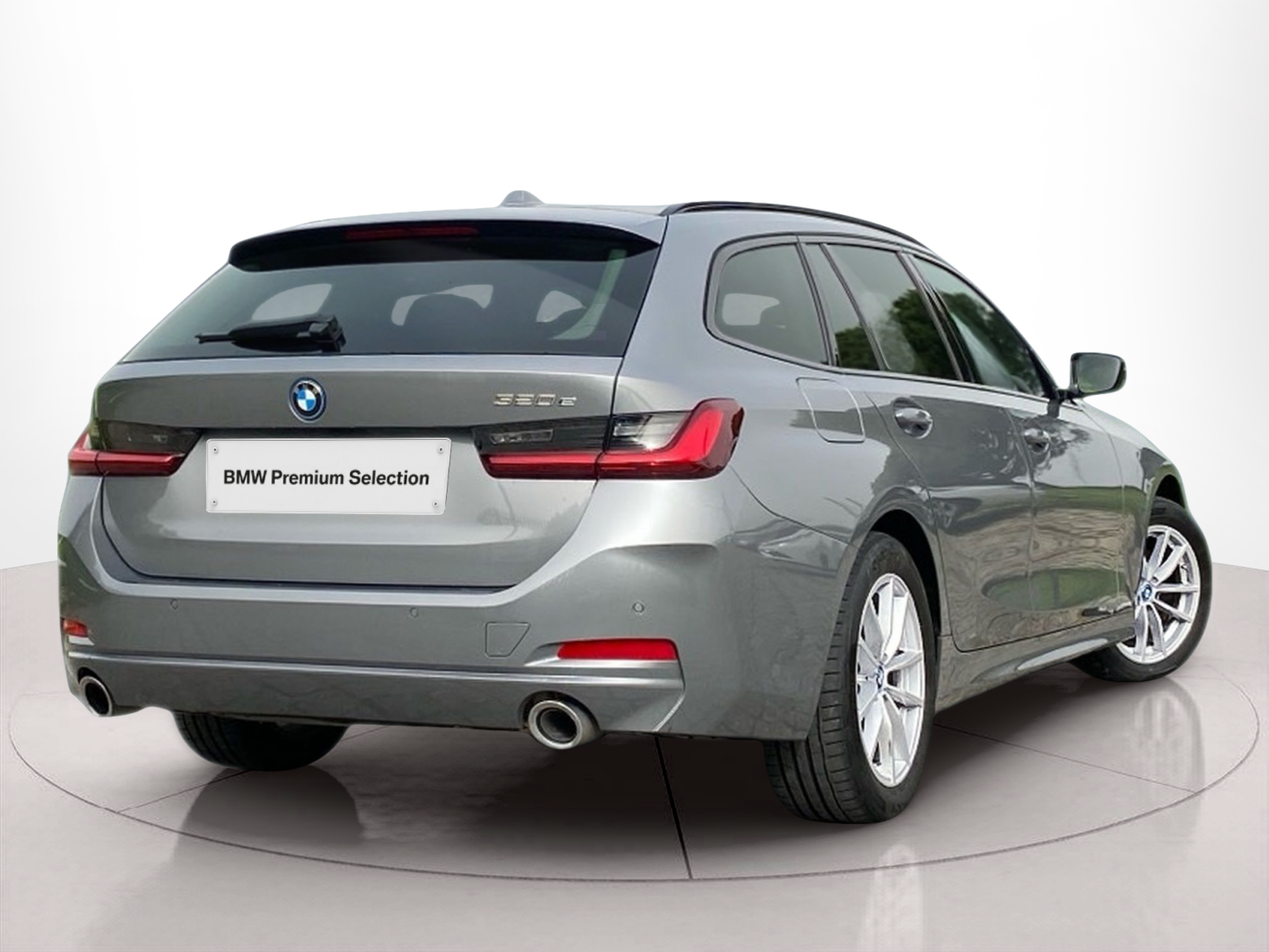 BMW Série 3 320e Touring color Gris. Año 2025. 150KW(204CV). Elétrico / Gasolina Híbrido. En concesionario Caetano Cascais de Cascais