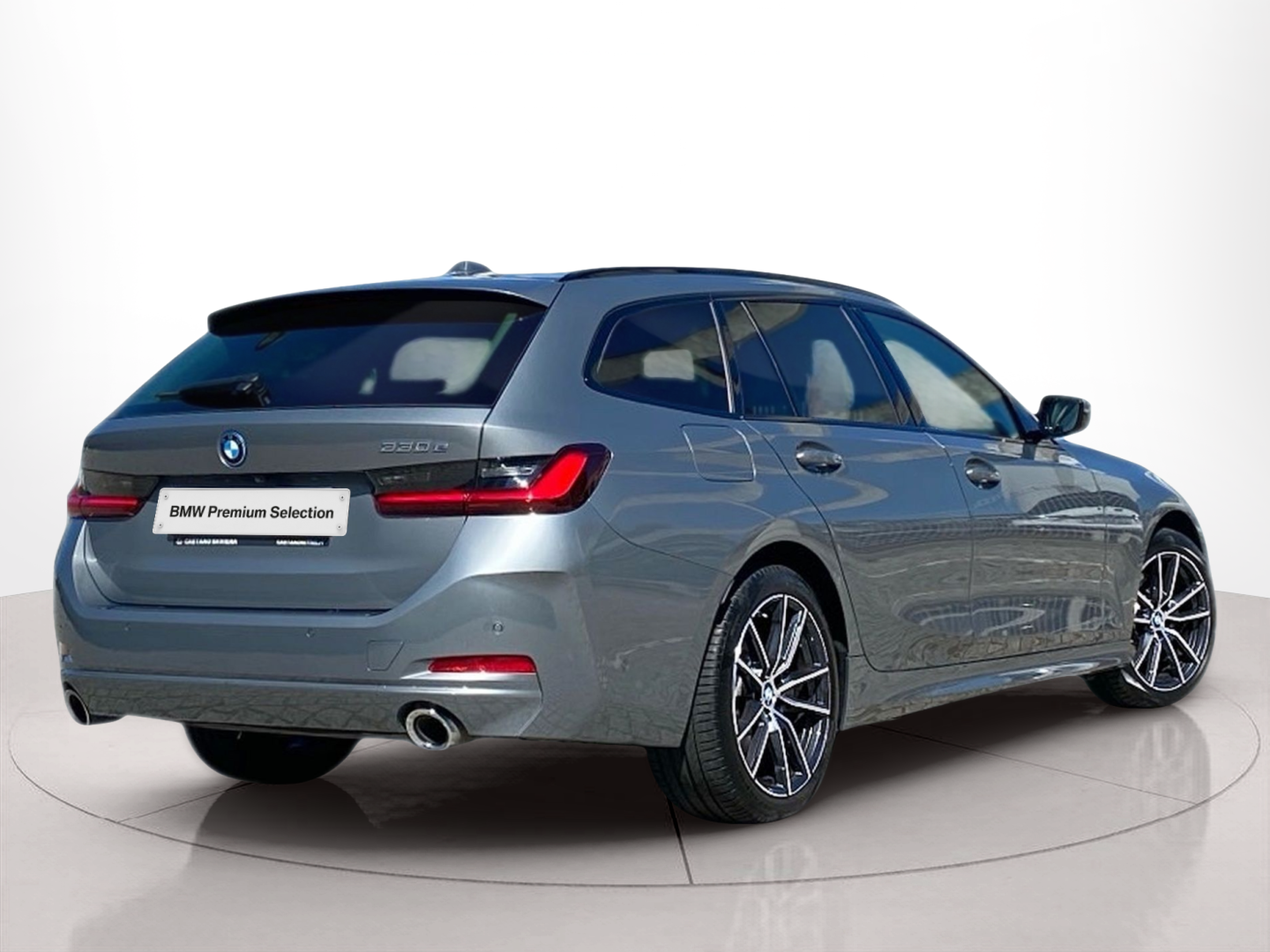 BMW Série 3 330e Touring color Gris. Año 2025. 215KW(292CV). Elétrico / Gasolina Híbrido. En concesionario Caetano Lisboa de Lisboa