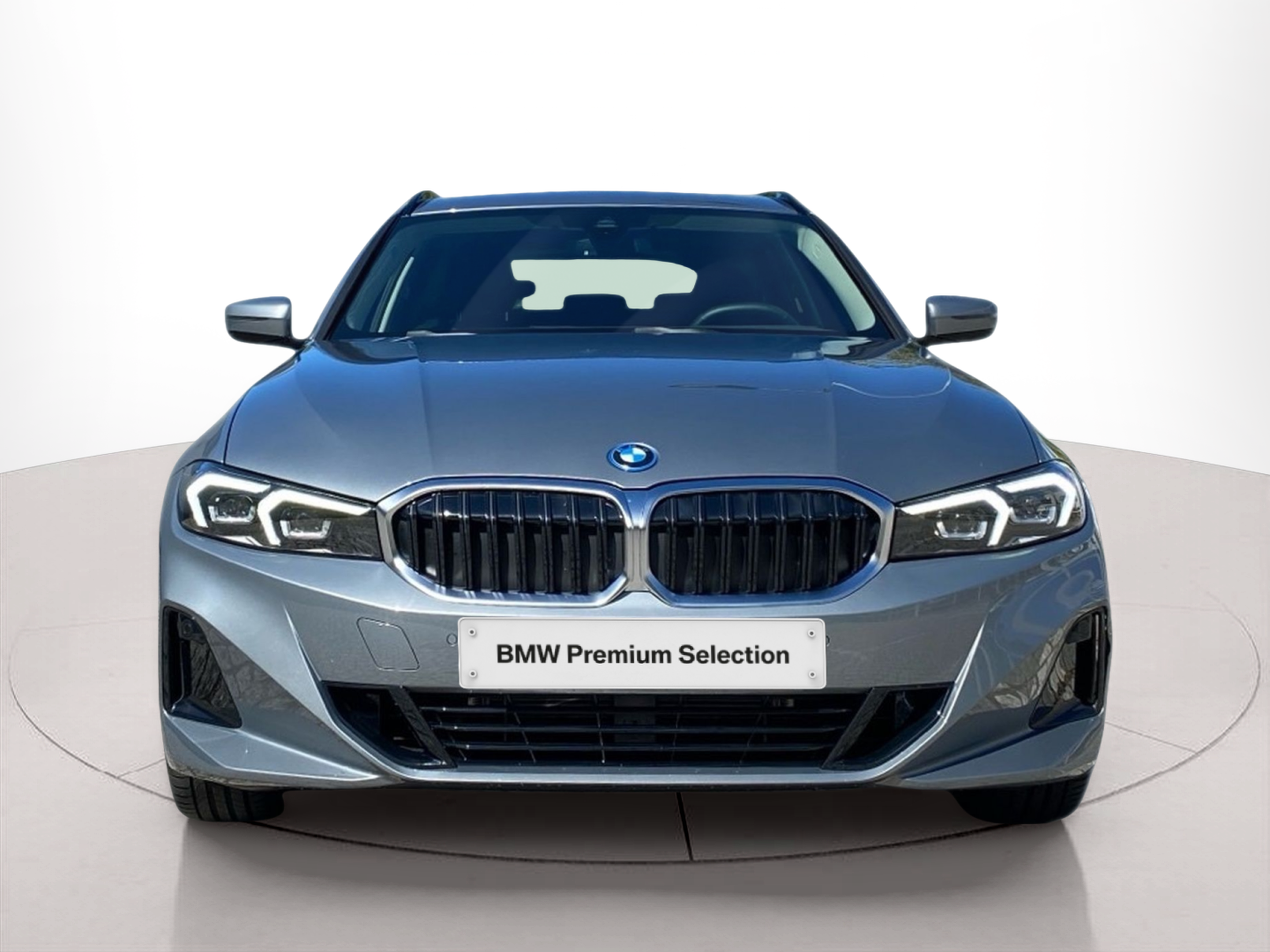 Fotos de BMW Série 3 330e Touring color Gris. Año 2025. 215KW(292CV). Elétrico / Gasolina Híbrido. En concesionario Caetano Baviera Lisboa de Lisboa