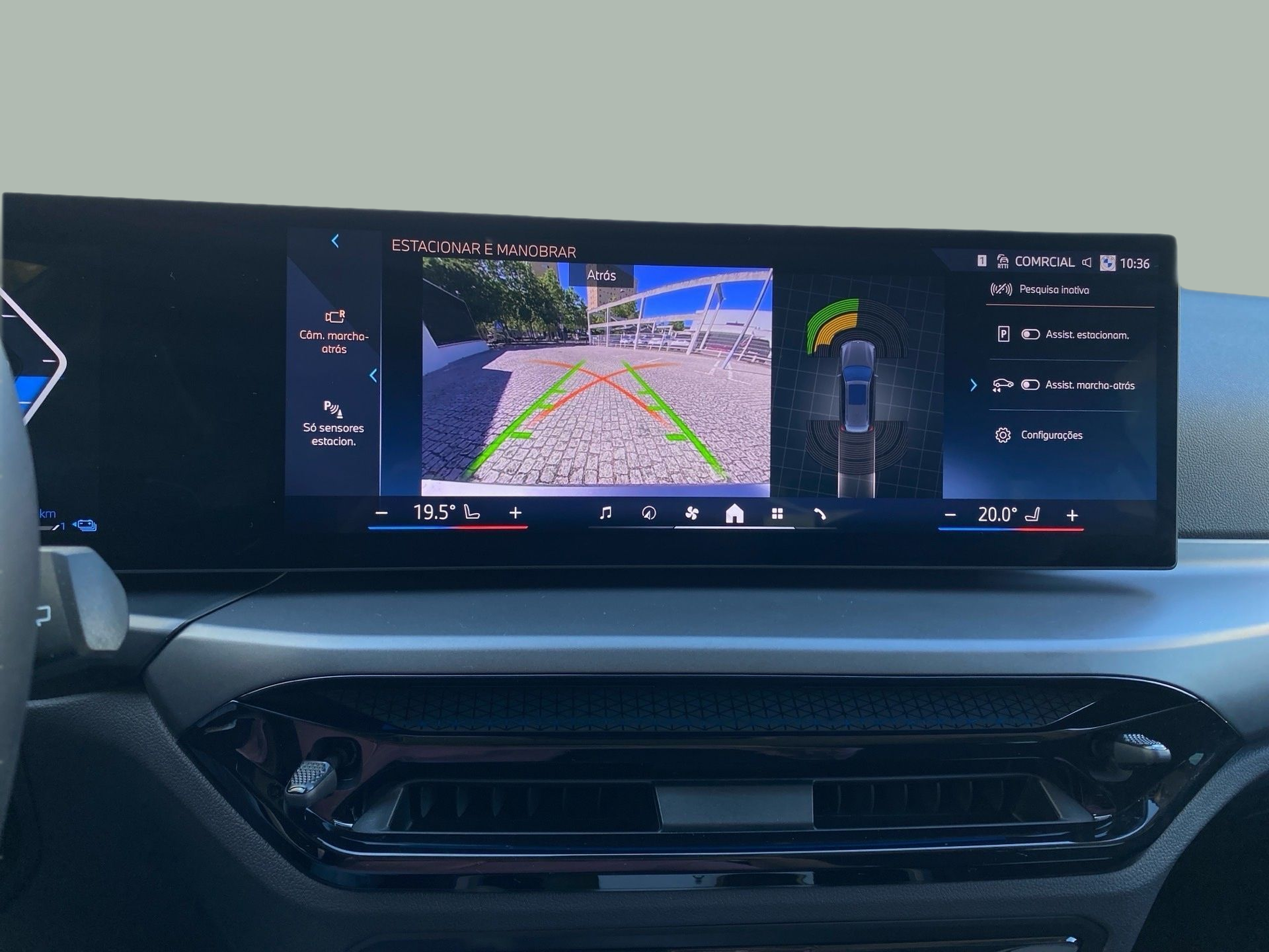 BMW Série 3 330e Touring color Gris. Año 2025. 215KW(292CV). Elétrico / Gasolina Híbrido. En concesionario Caetano Lisboa de Lisboa