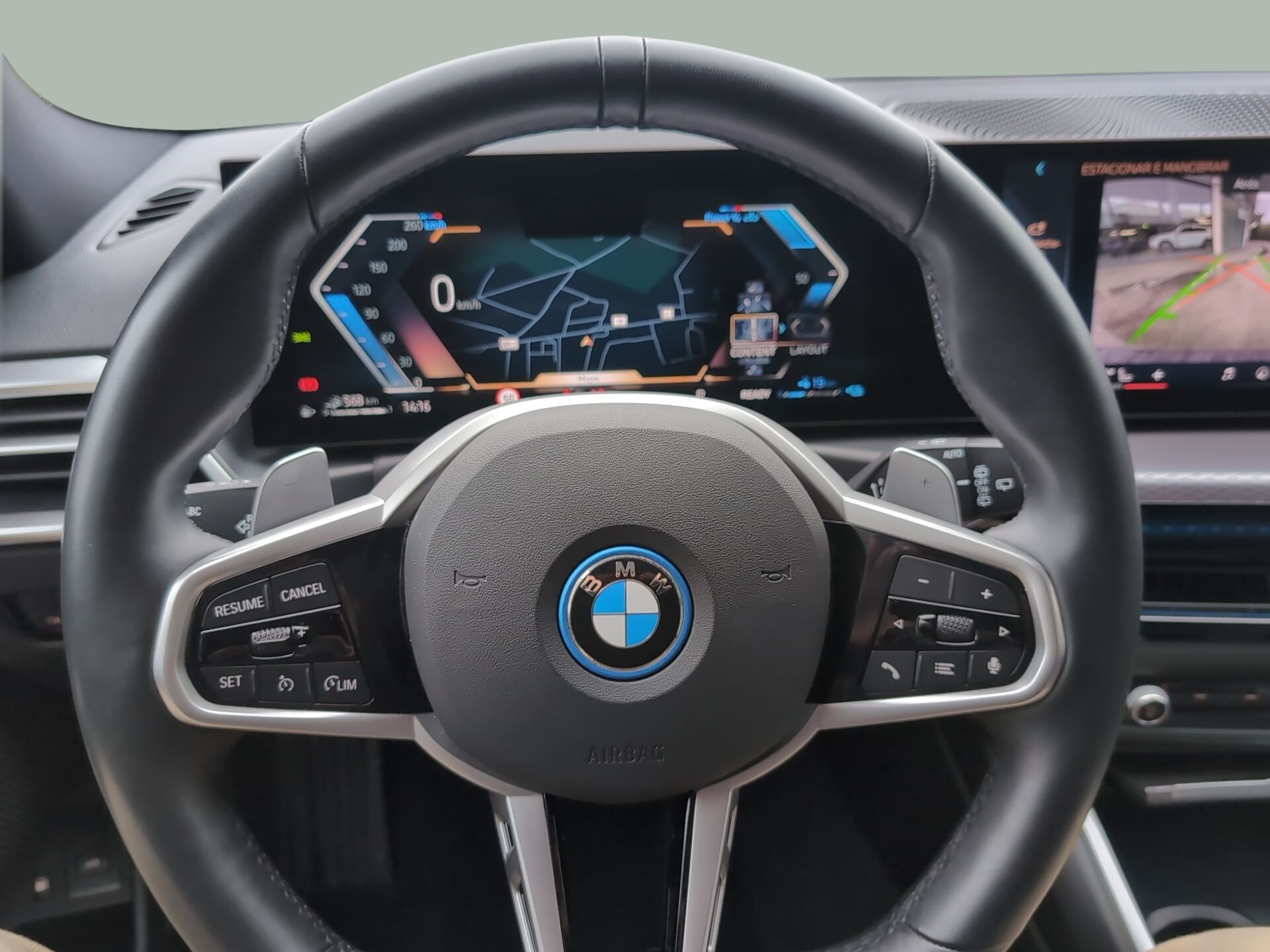 BMW Série 3 330e Touring color Negro. Año 2025. 215KW(292CV). Elétrico / Gasolina Híbrido. En concesionario Caetano Santa Maria da Feira de Santa Maria da Feira