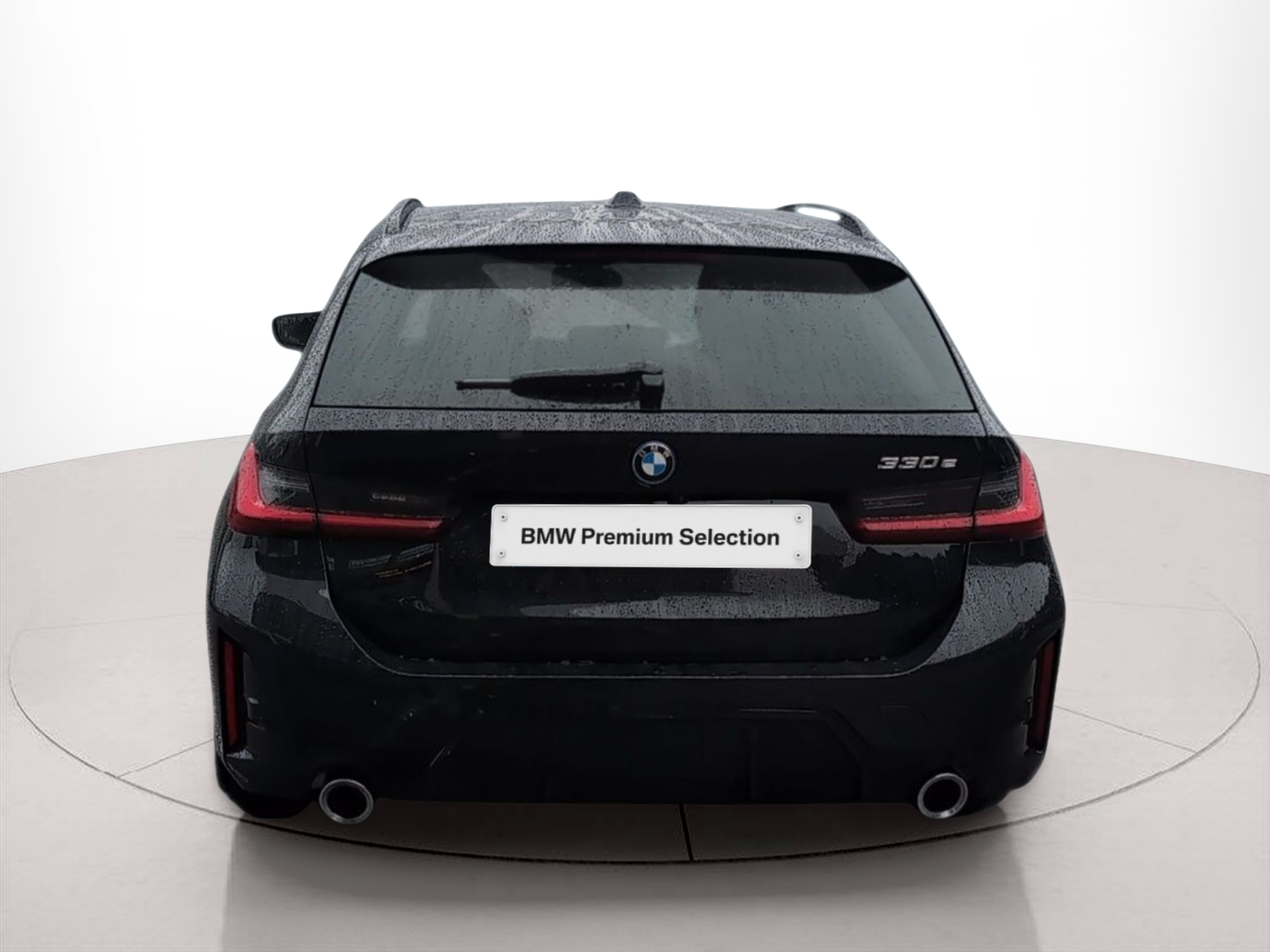 BMW Série 3 330e Touring color Negro. Año 2025. 215KW(292CV). Elétrico / Gasolina Híbrido. En concesionario Caetano Santa Maria da Feira de Santa Maria da Feira