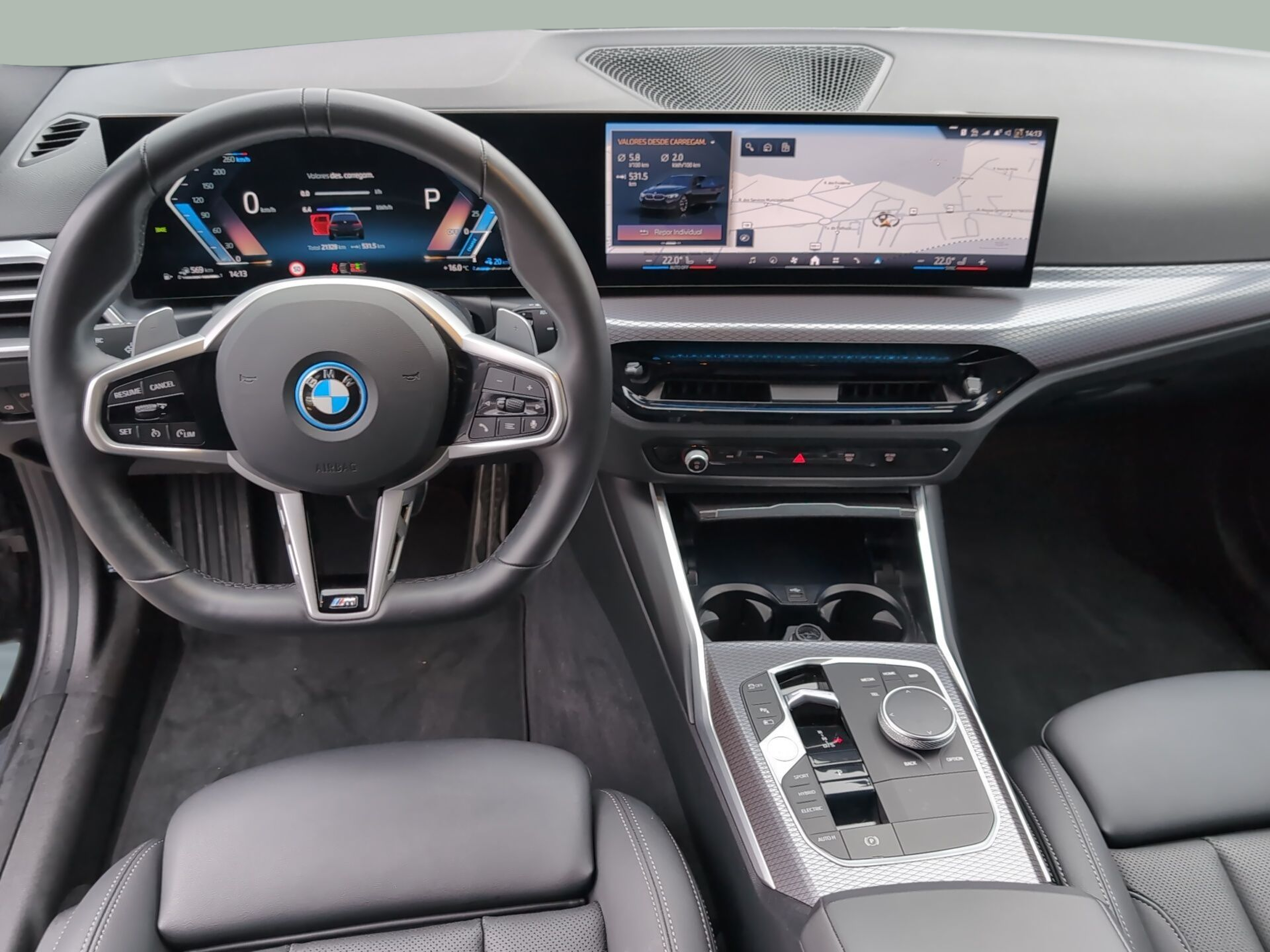 BMW Série 3 330e Touring color Negro. Año 2025. 215KW(292CV). Elétrico / Gasolina Híbrido. En concesionario Caetano Santa Maria da Feira de Santa Maria da Feira