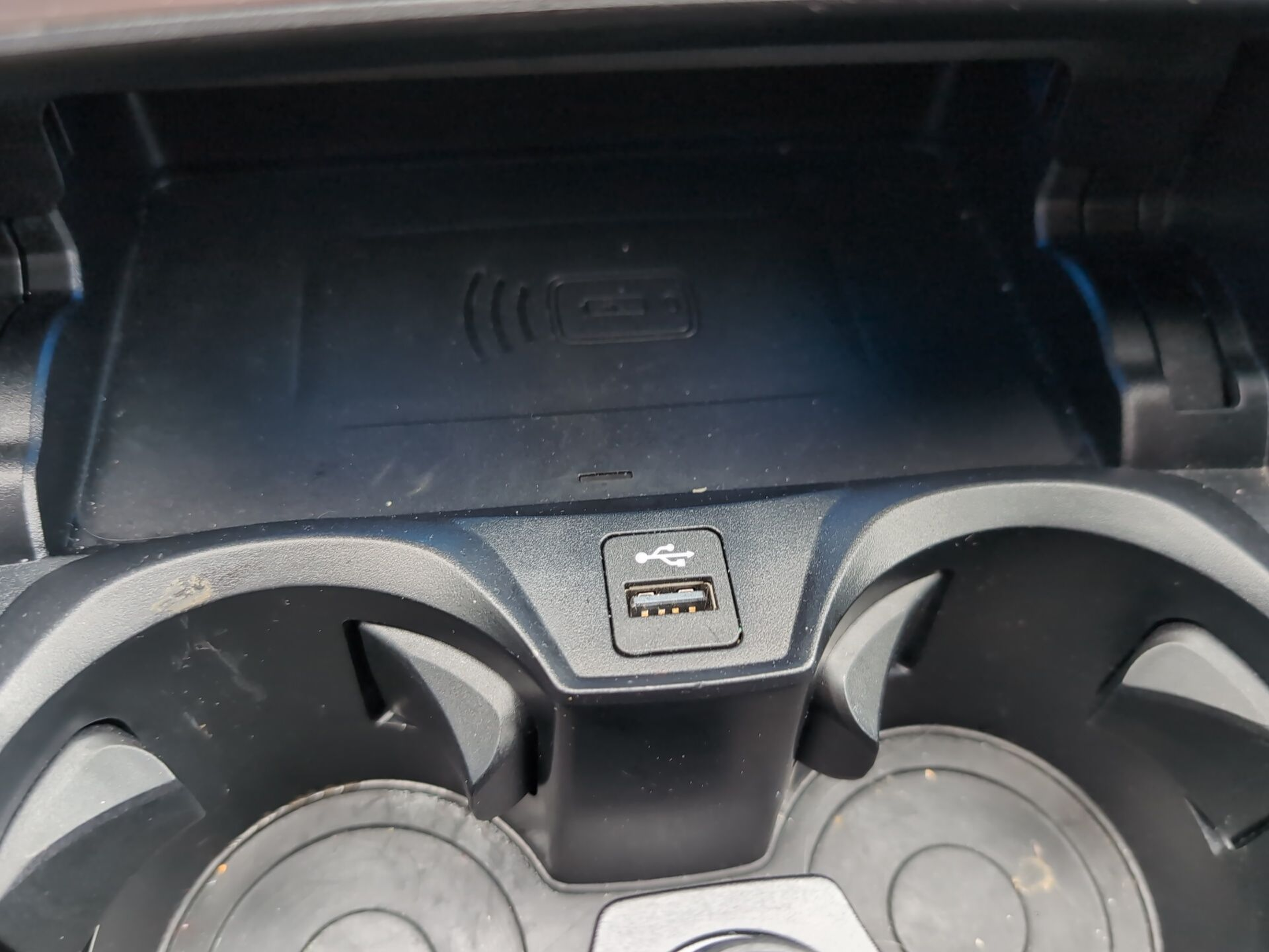 BMW Série 3 330e Touring color Negro. Año 2025. 215KW(292CV). Elétrico / Gasolina Híbrido. En concesionario Caetano Santa Maria da Feira de Santa Maria da Feira