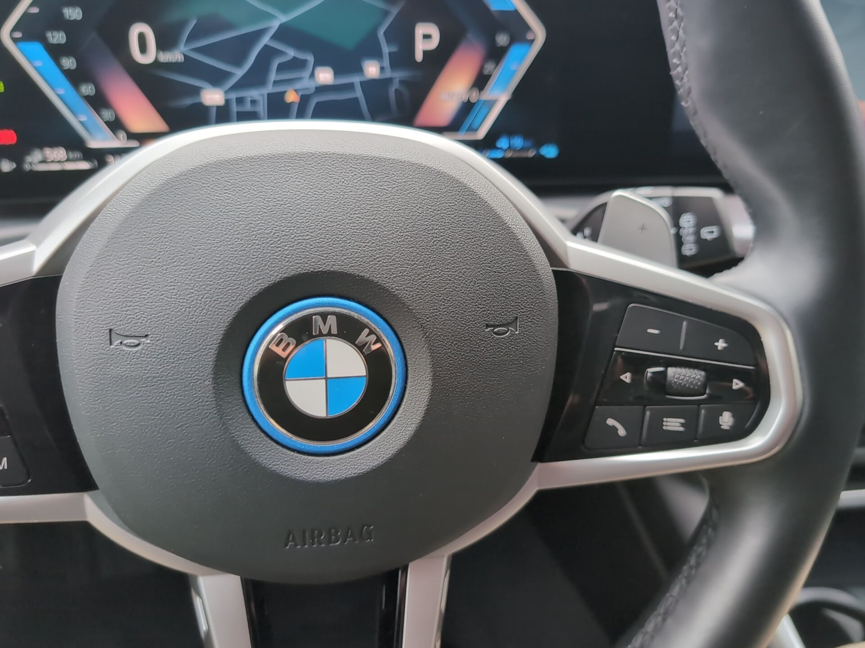 BMW Série 3 330e Touring color Negro. Año 2025. 215KW(292CV). Elétrico / Gasolina Híbrido. En concesionario Caetano Santa Maria da Feira de Santa Maria da Feira