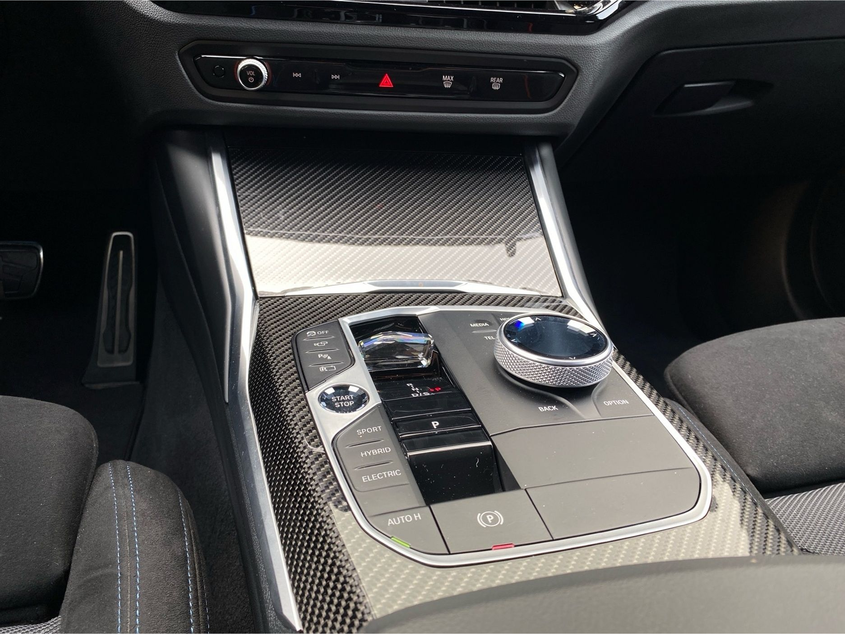 BMW Série 3 330e Touring color Gris. Año 2025. 215KW(292CV). Elétrico / Gasolina Híbrido. En concesionario Caetano Lisboa de Lisboa