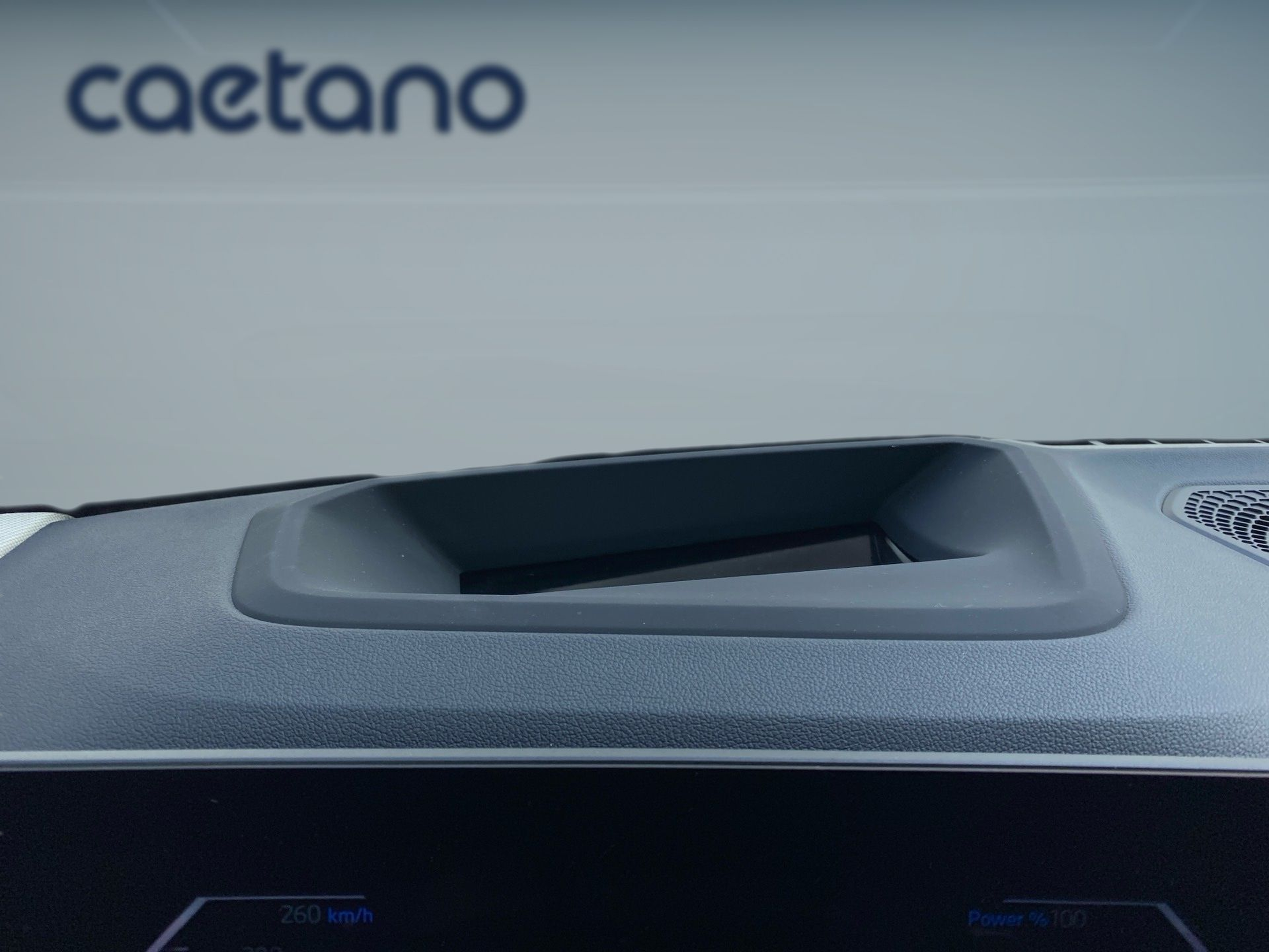 BMW Série 3 330e Berlina color Gris. Año 2024. 215KW(292CV). Elétrico / Gasolina Híbrido. En concesionario Caetano Lisboa de Lisboa