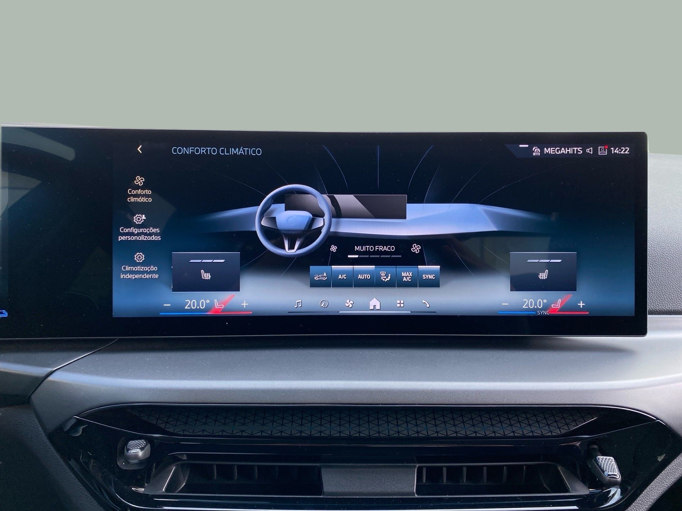 BMW Série 3 330e Berlina color Gris. Año 2024. 215KW(292CV). Elétrico / Gasolina Híbrido. En concesionario Caetano Lisboa de Lisboa