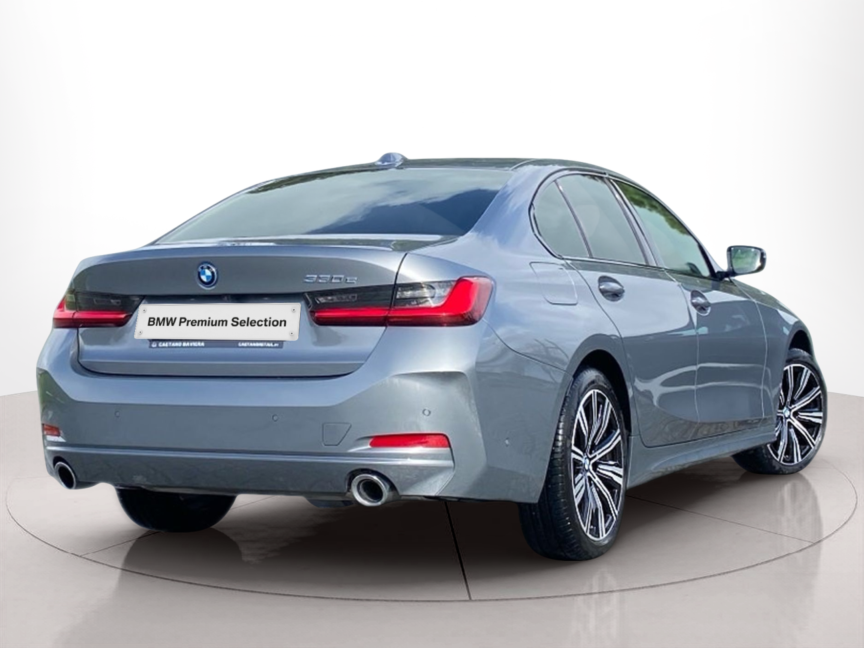 BMW Série 3 330e Berlina color Gris. Año 2024. 215KW(292CV). Elétrico / Gasolina Híbrido. En concesionario Caetano Lisboa de Lisboa