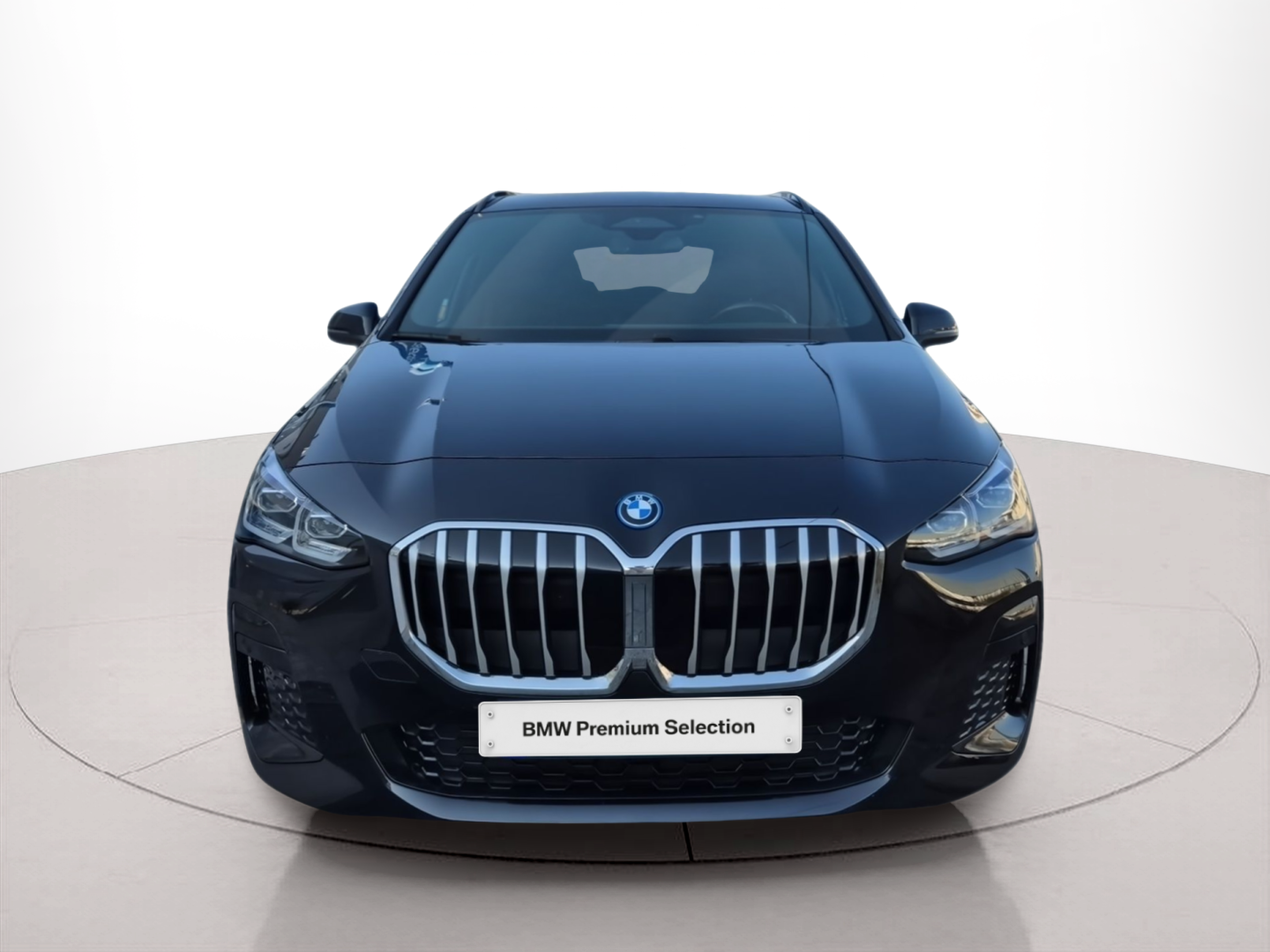 Fotos de BMW Série 2 230xe Active Tourer color Negro. Año 2023. 240KW(326CV). Elétrico / Gasolina Híbrido. En concesionario Caetano Baviera Santa Maria da Feira de Santa Maria da Feira