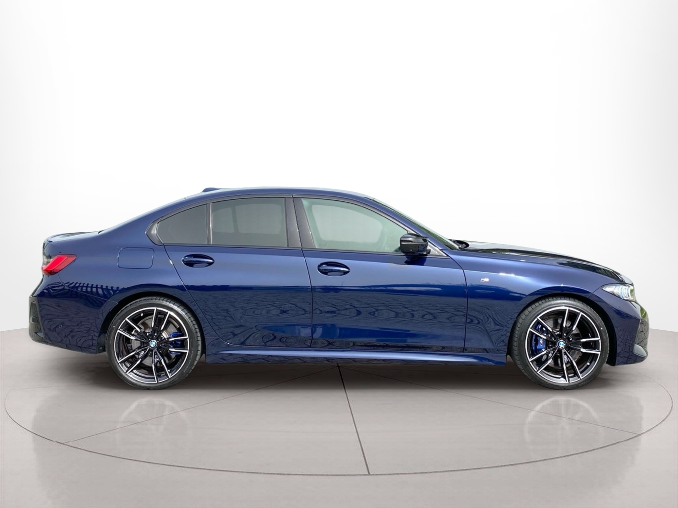 Fotos de BMW Série 3 M340d color Azul. Año 2025. 250KW(340CV). Diesel. En concesionario Caetano Lisboa de Lisboa