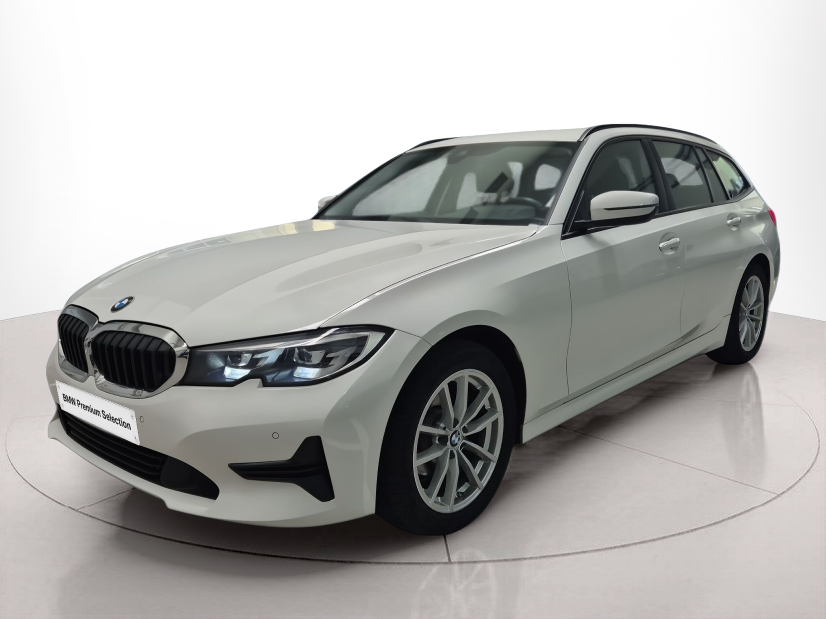 Fotos de BMW Série 3 318d Touring color Blanco. Año 2020. 110KW(150CV). Diesel. En concesionario Caetano Santa Maria da Feira de Santa Maria da Feira