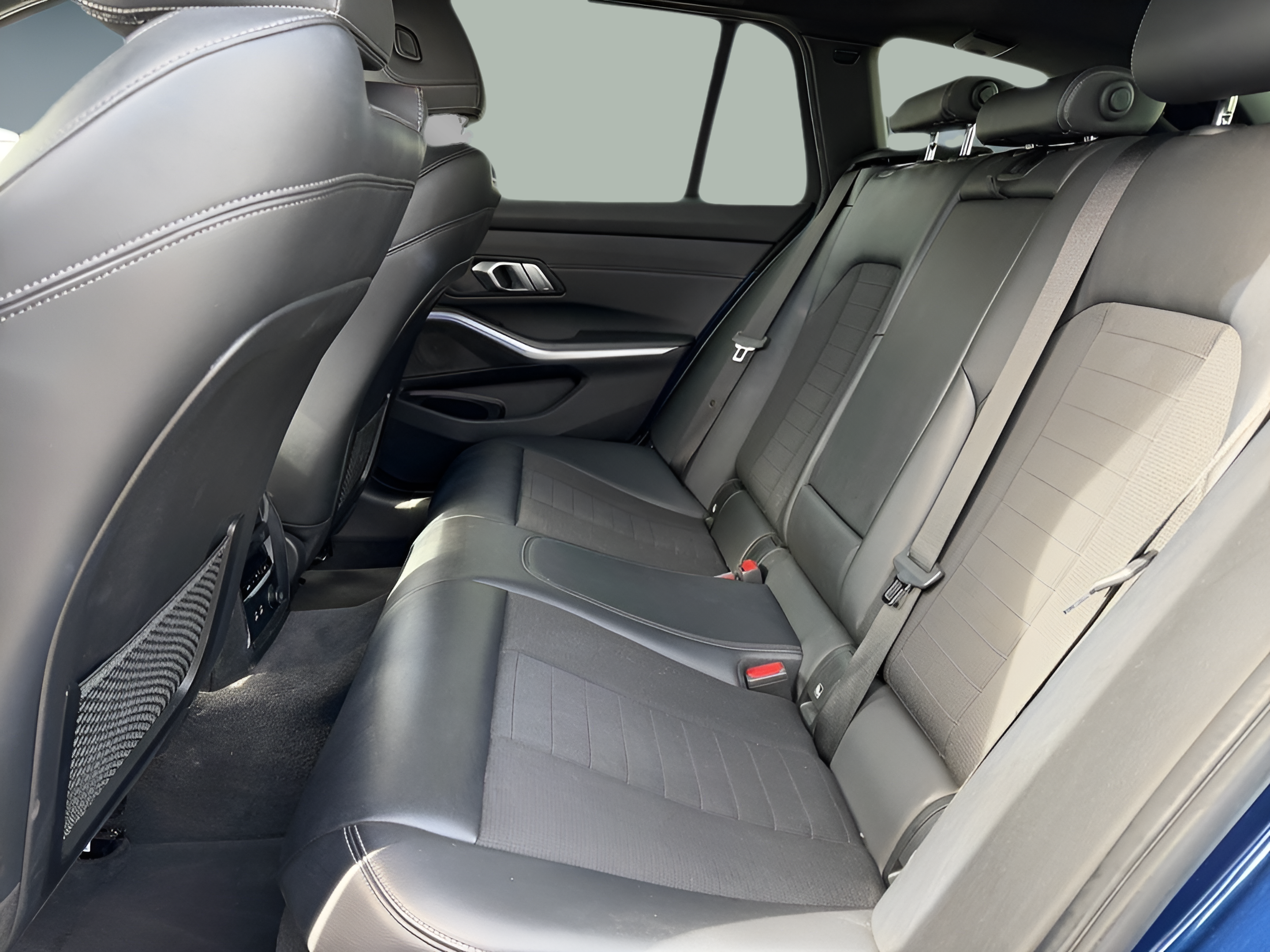 BMW Série 3 320d Touring color Azul. Año 2019. 140KW(190CV). Diesel. En concesionario Caetano Baviera Portimão de Portimão