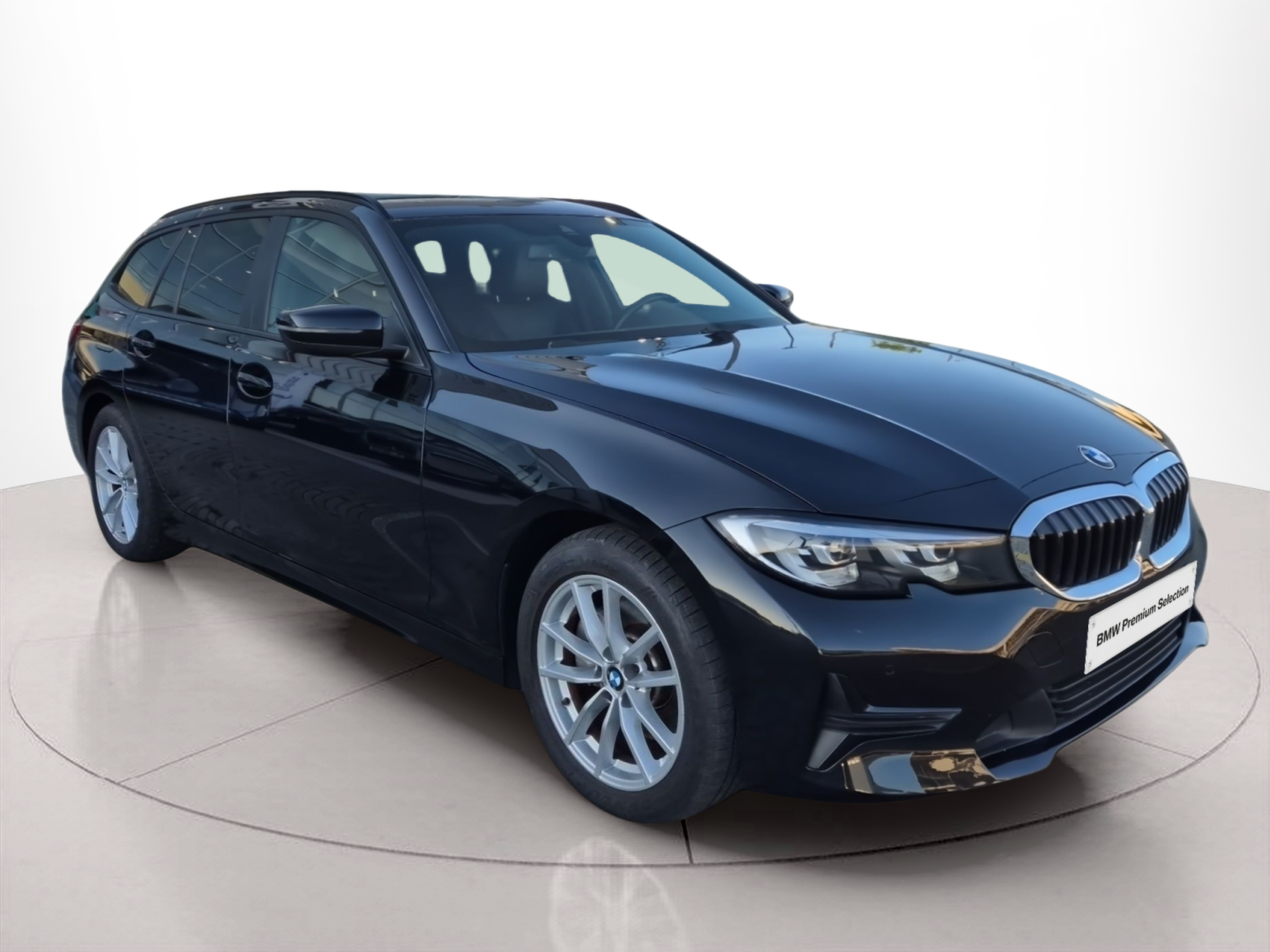 BMW Série 3 320e Berlina color Negro. Año 2021. 150KW(204CV). Elétrico / Gasolina Híbrido. En concesionario Caetano Santa Maria da Feira de Santa Maria da Feira