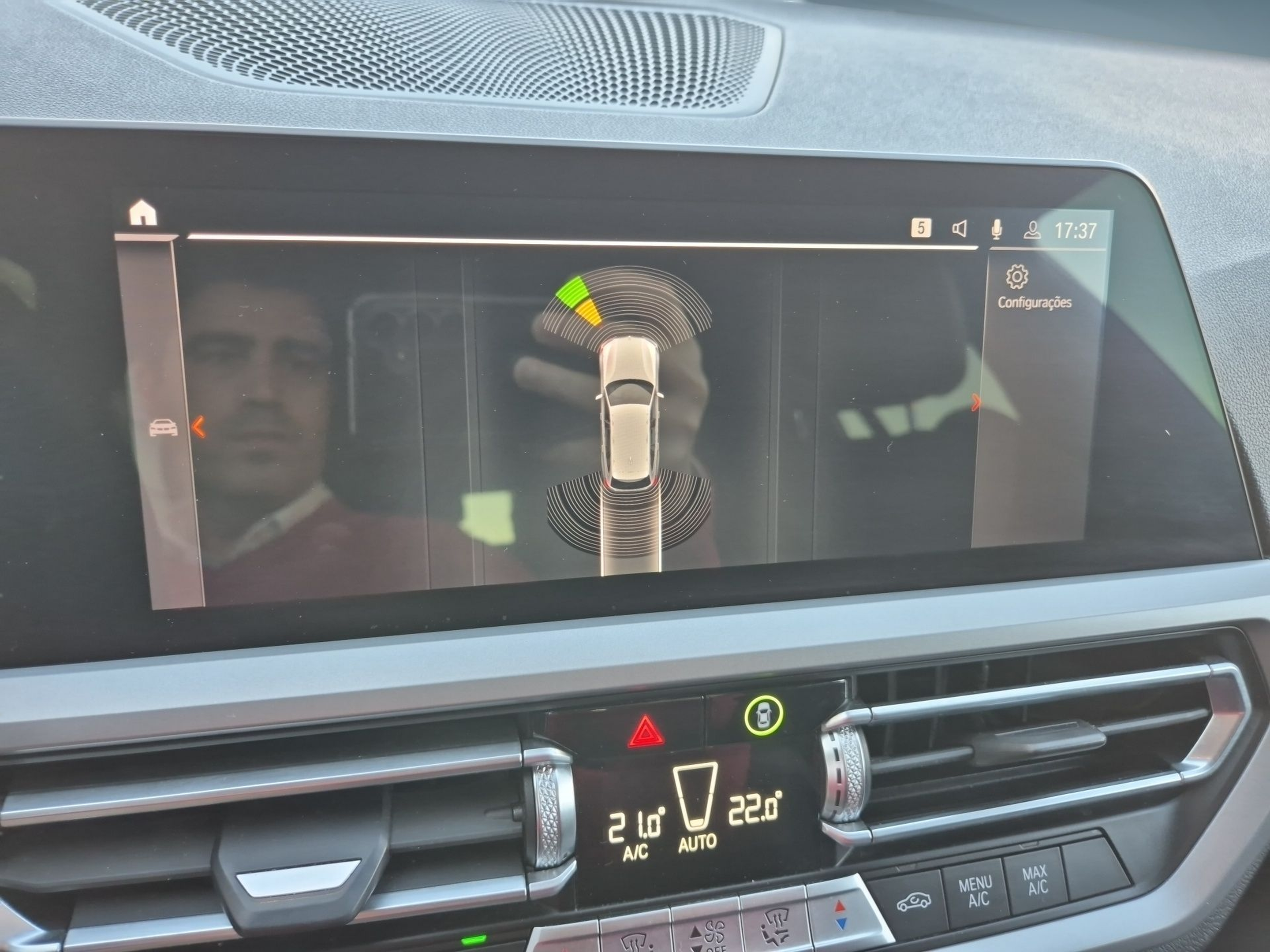 BMW Série 3 320e Berlina color Negro. Año 2021. 150KW(204CV). Elétrico / Gasolina Híbrido. En concesionario Caetano Santa Maria da Feira de Santa Maria da Feira