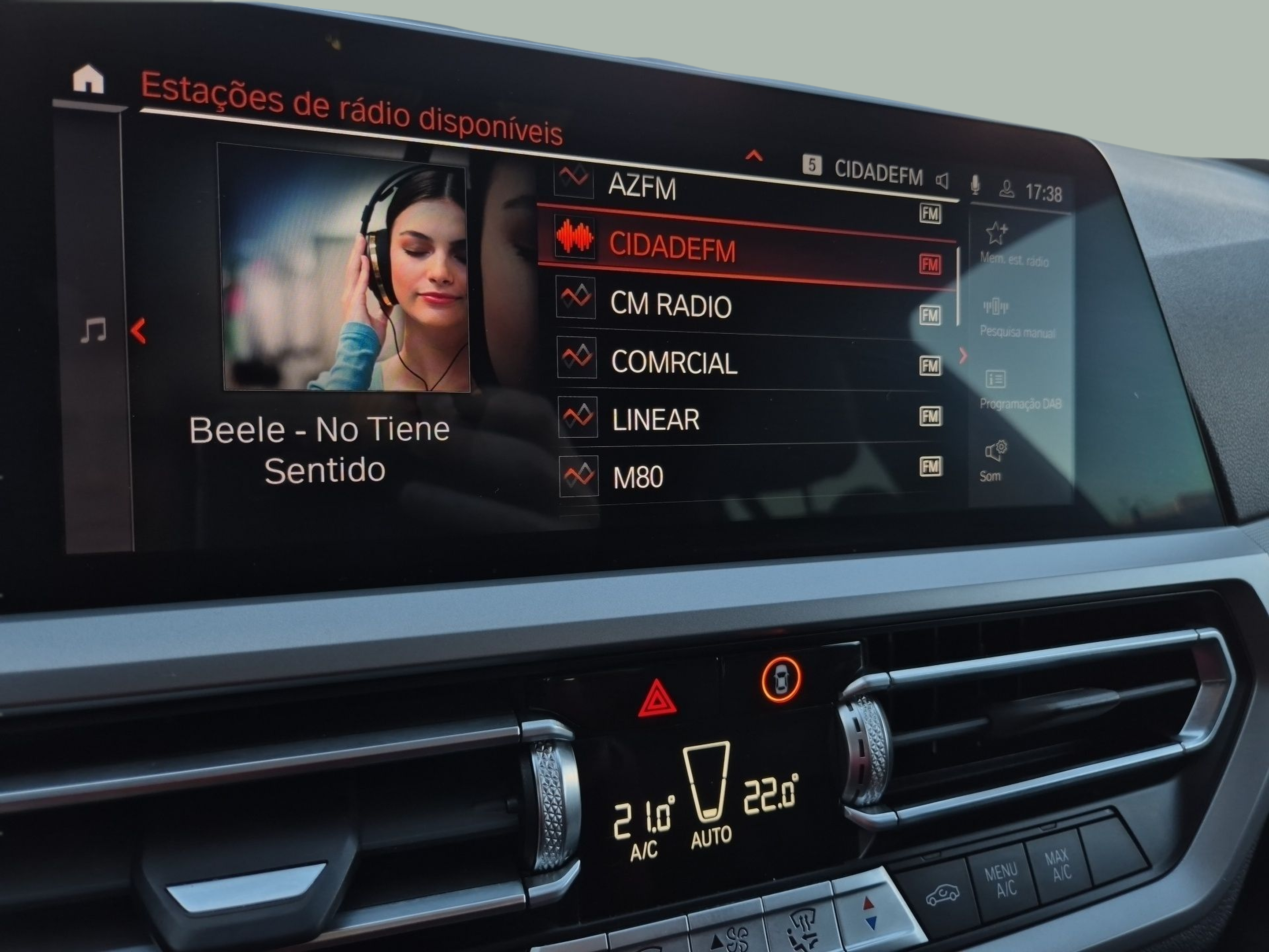 BMW Série 3 320e Berlina color Negro. Año 2021. 150KW(204CV). Elétrico / Gasolina Híbrido. En concesionario Caetano Santa Maria da Feira de Santa Maria da Feira