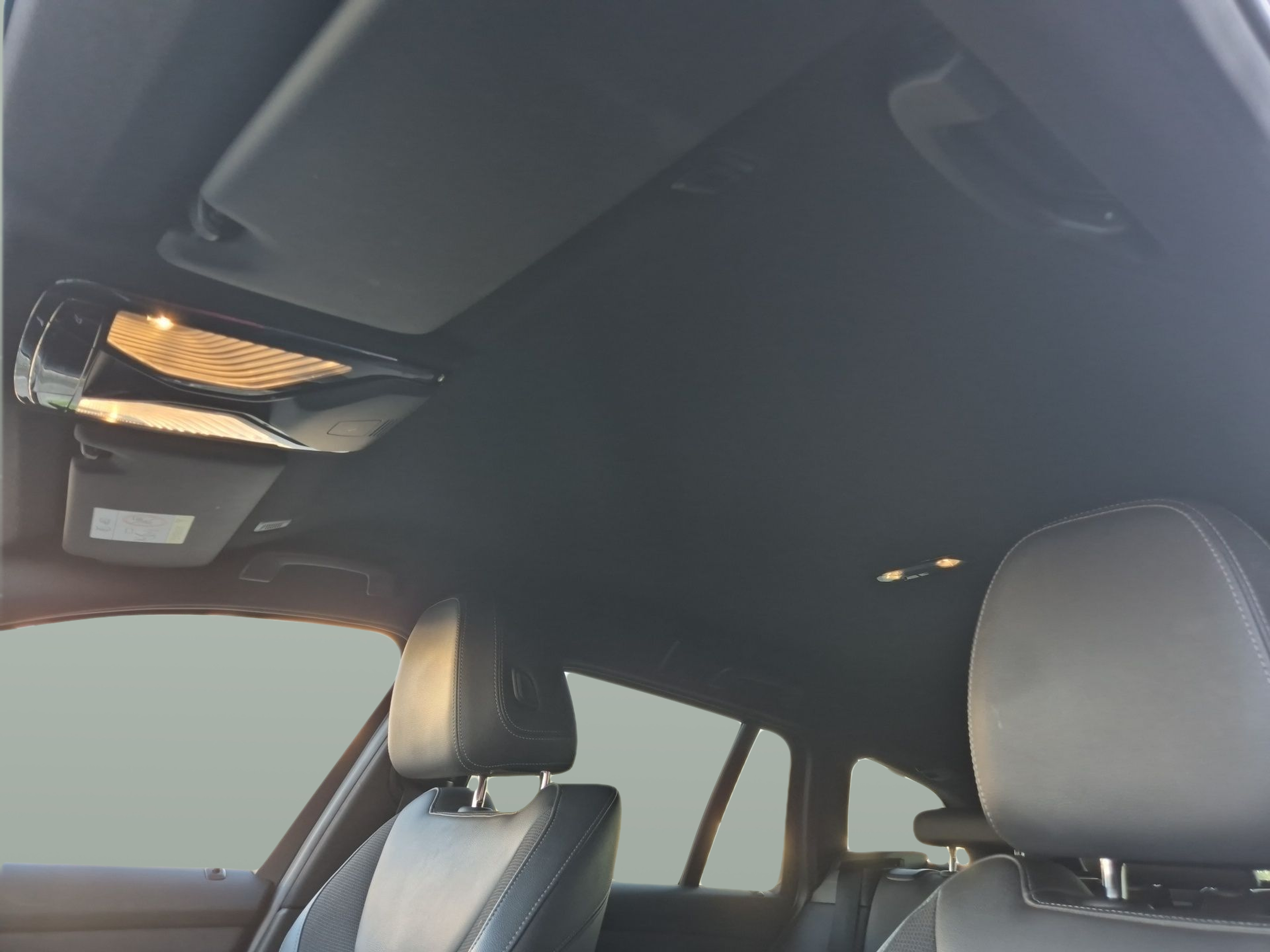 BMW Série 3 320e Berlina color Negro. Año 2021. 150KW(204CV). Elétrico / Gasolina Híbrido. En concesionario Caetano Santa Maria da Feira de Santa Maria da Feira