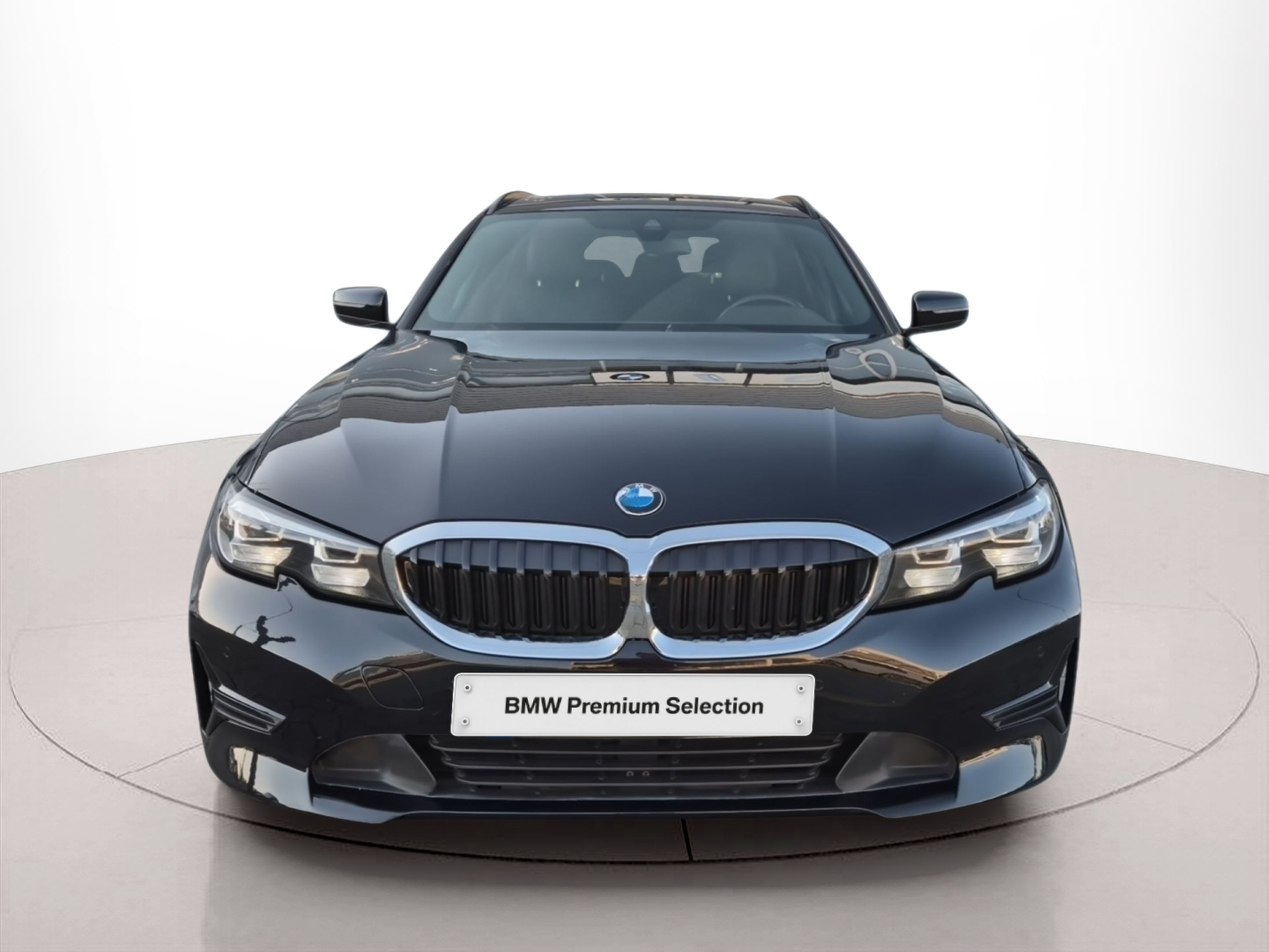 Fotos de BMW Série 3 320e Berlina color Negro. Año 2021. 150KW(204CV). Elétrico / Gasolina Híbrido. En concesionario Caetano Santa Maria da Feira de Santa Maria da Feira