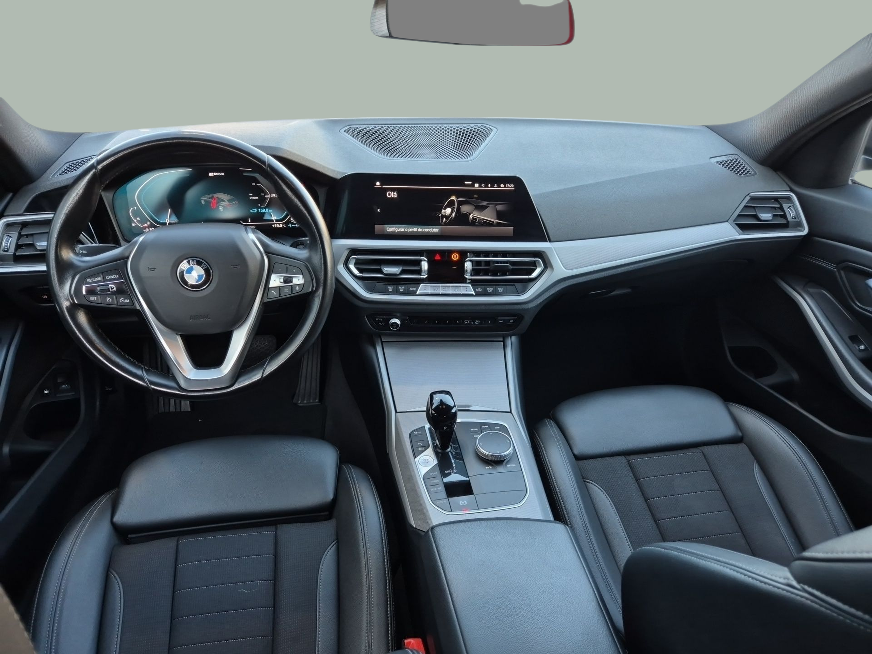 BMW Série 3 320e Berlina color Negro. Año 2021. 150KW(204CV). Elétrico / Gasolina Híbrido. En concesionario Caetano Santa Maria da Feira de Santa Maria da Feira