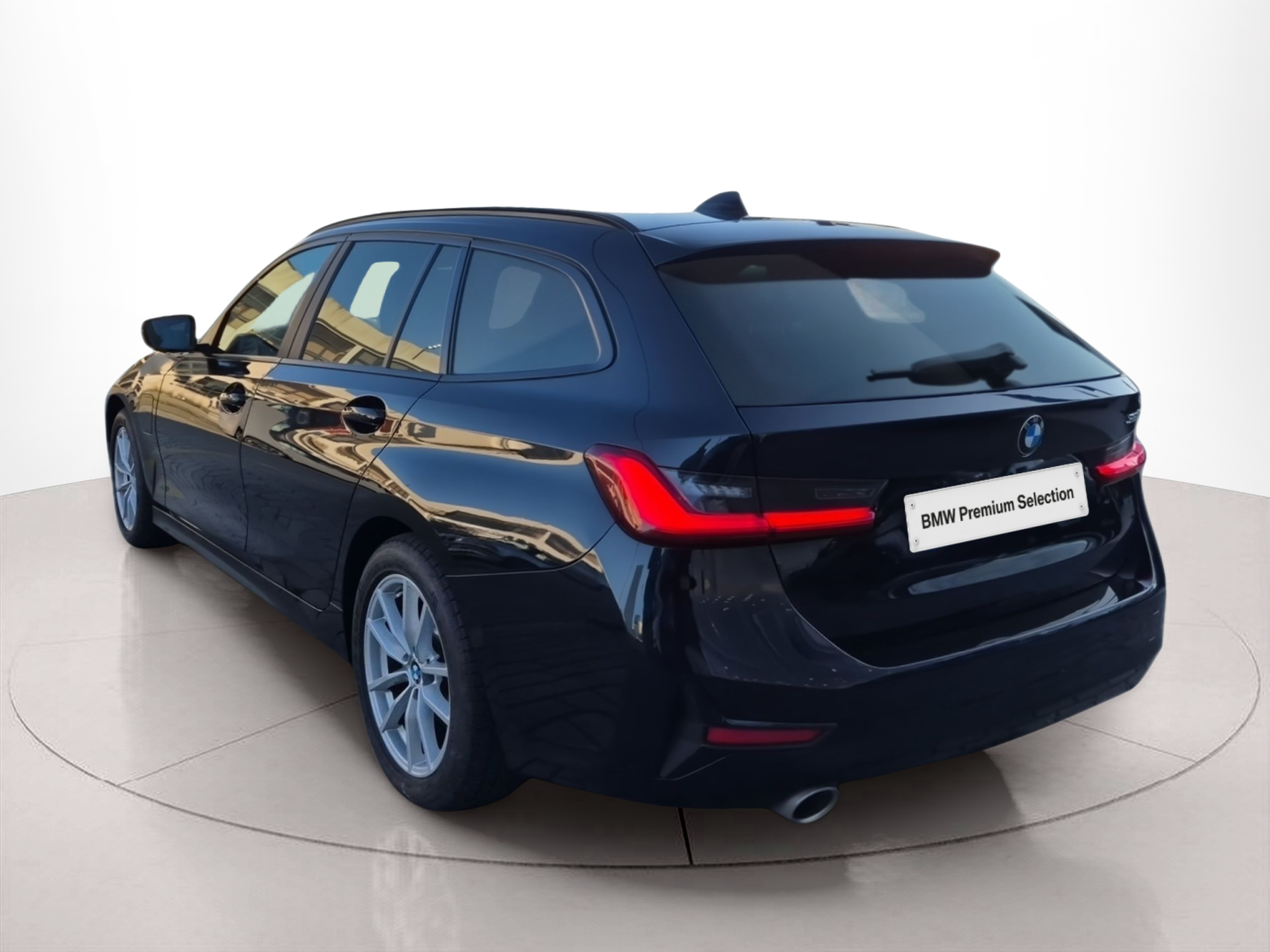 BMW Série 3 320e Berlina color Negro. Año 2021. 150KW(204CV). Elétrico / Gasolina Híbrido. En concesionario Caetano Santa Maria da Feira de Santa Maria da Feira