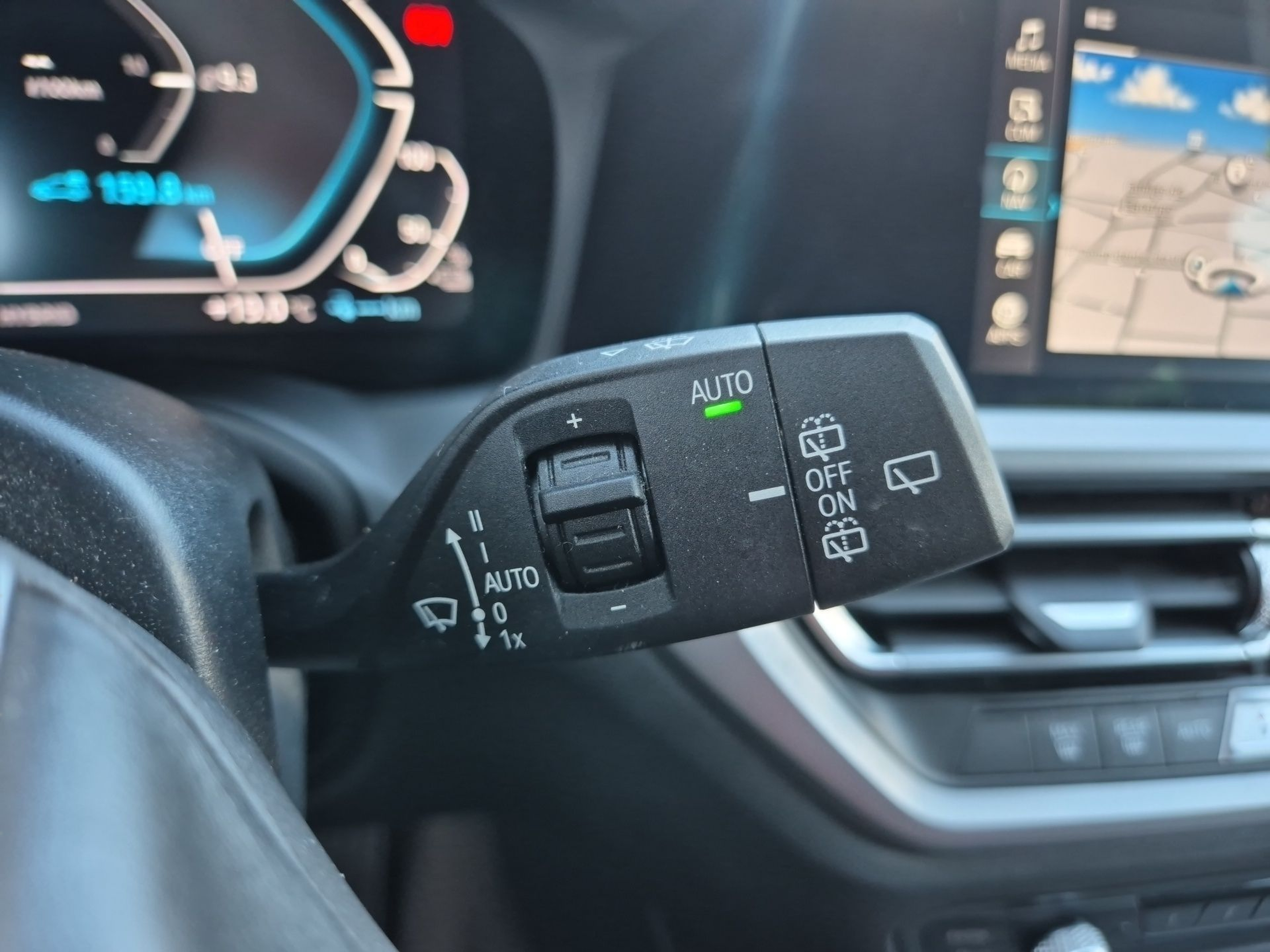 BMW Série 3 320e Berlina color Negro. Año 2021. 150KW(204CV). Elétrico / Gasolina Híbrido. En concesionario Caetano Santa Maria da Feira de Santa Maria da Feira