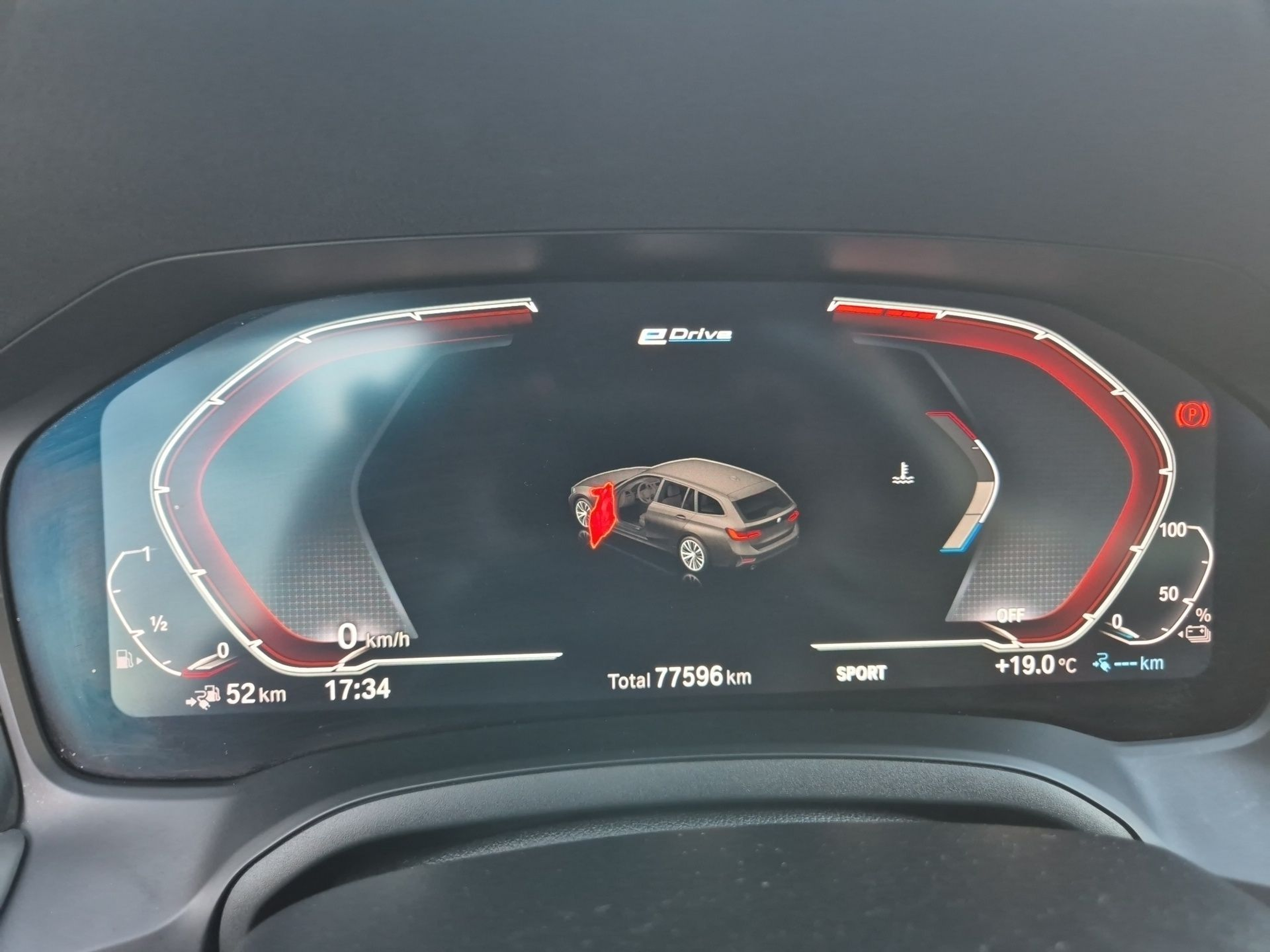 BMW Série 3 320e Berlina color Negro. Año 2021. 150KW(204CV). Elétrico / Gasolina Híbrido. En concesionario Caetano Santa Maria da Feira de Santa Maria da Feira