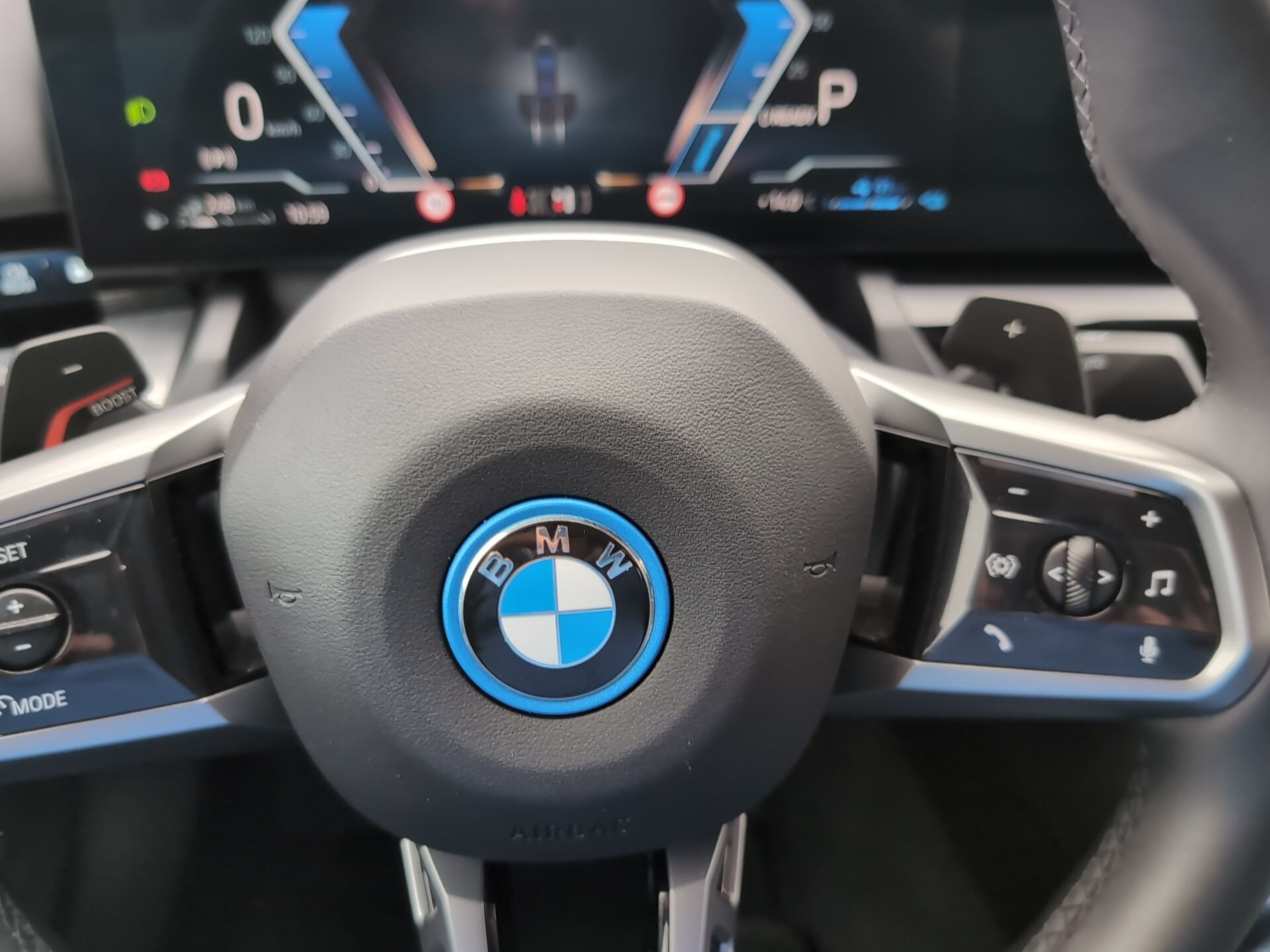 BMW Série 5 530e Berlina color Gris. Año 2025. 220KW(299CV). Elétrico / Gasolina Híbrido. En concesionario Caetano Santa Maria da Feira de Santa Maria da Feira