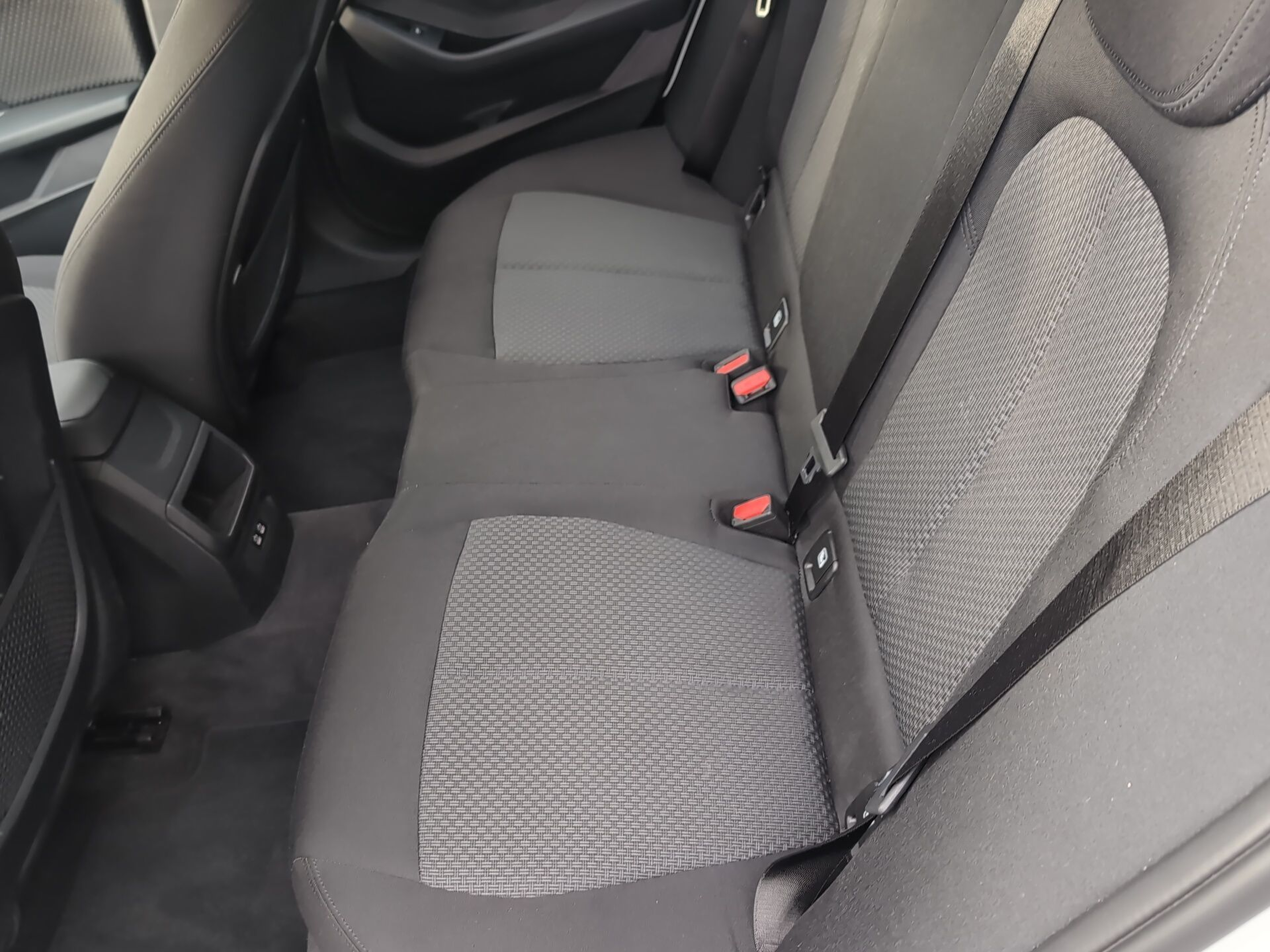 BMW Série 1 116i color Blanco. Año 2024. 80KW(109CV). Gasolina. En concesionario Caetano Aveiro de Aveiro