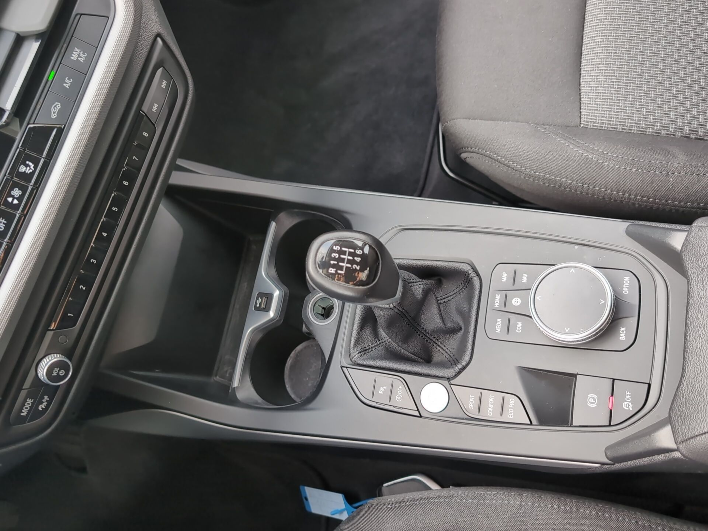 BMW Série 1 116i color Blanco. Año 2024. 80KW(109CV). Gasolina. En concesionario Caetano Aveiro de Aveiro