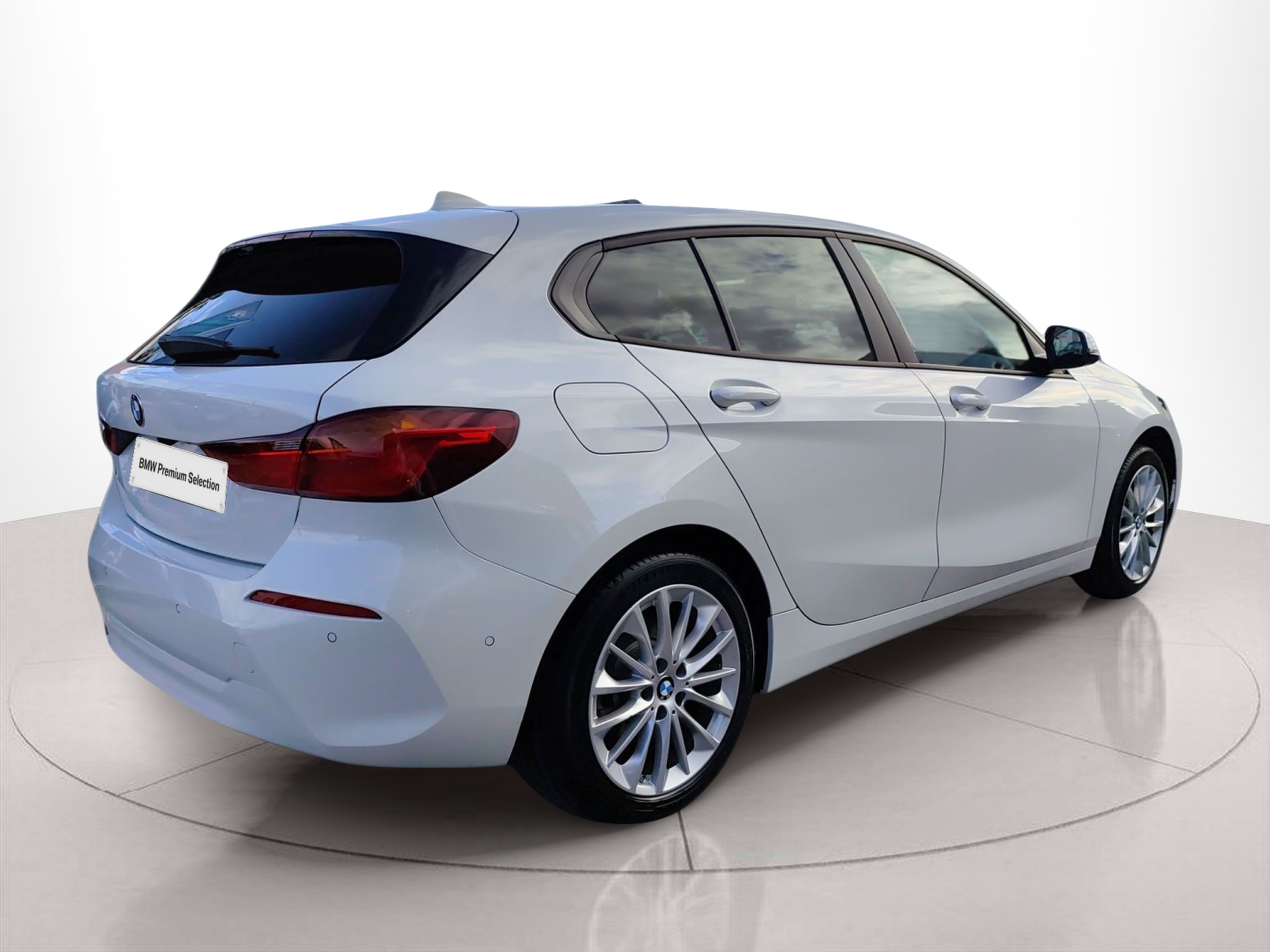 BMW Série 1 116i color Blanco. Año 2024. 80KW(109CV). Gasolina. En concesionario Caetano Aveiro de Aveiro