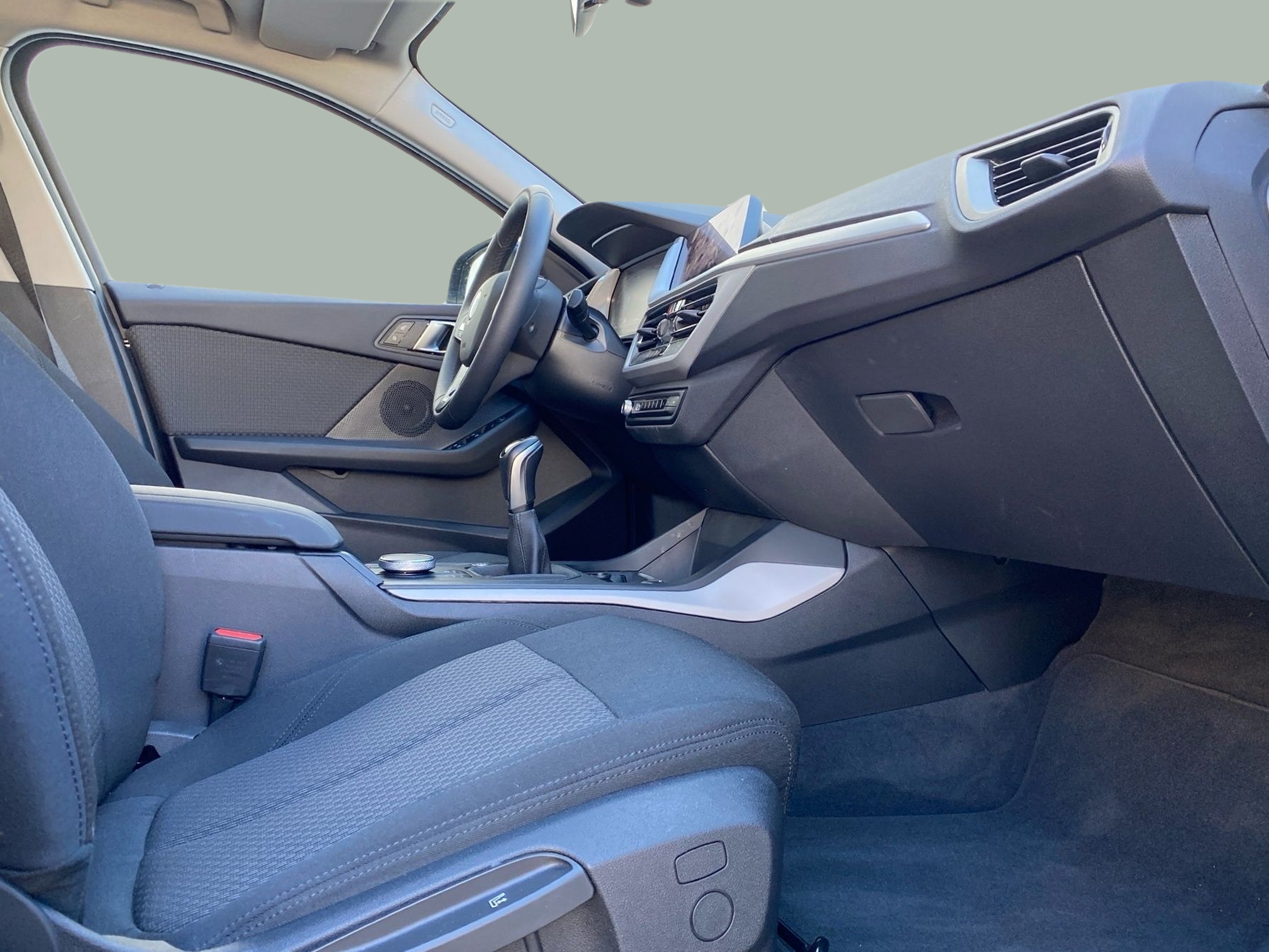 BMW Série 1 116i color Negro. Año 2024. 80KW(109CV). Gasolina. En concesionario Caetano Cascais de Cascais