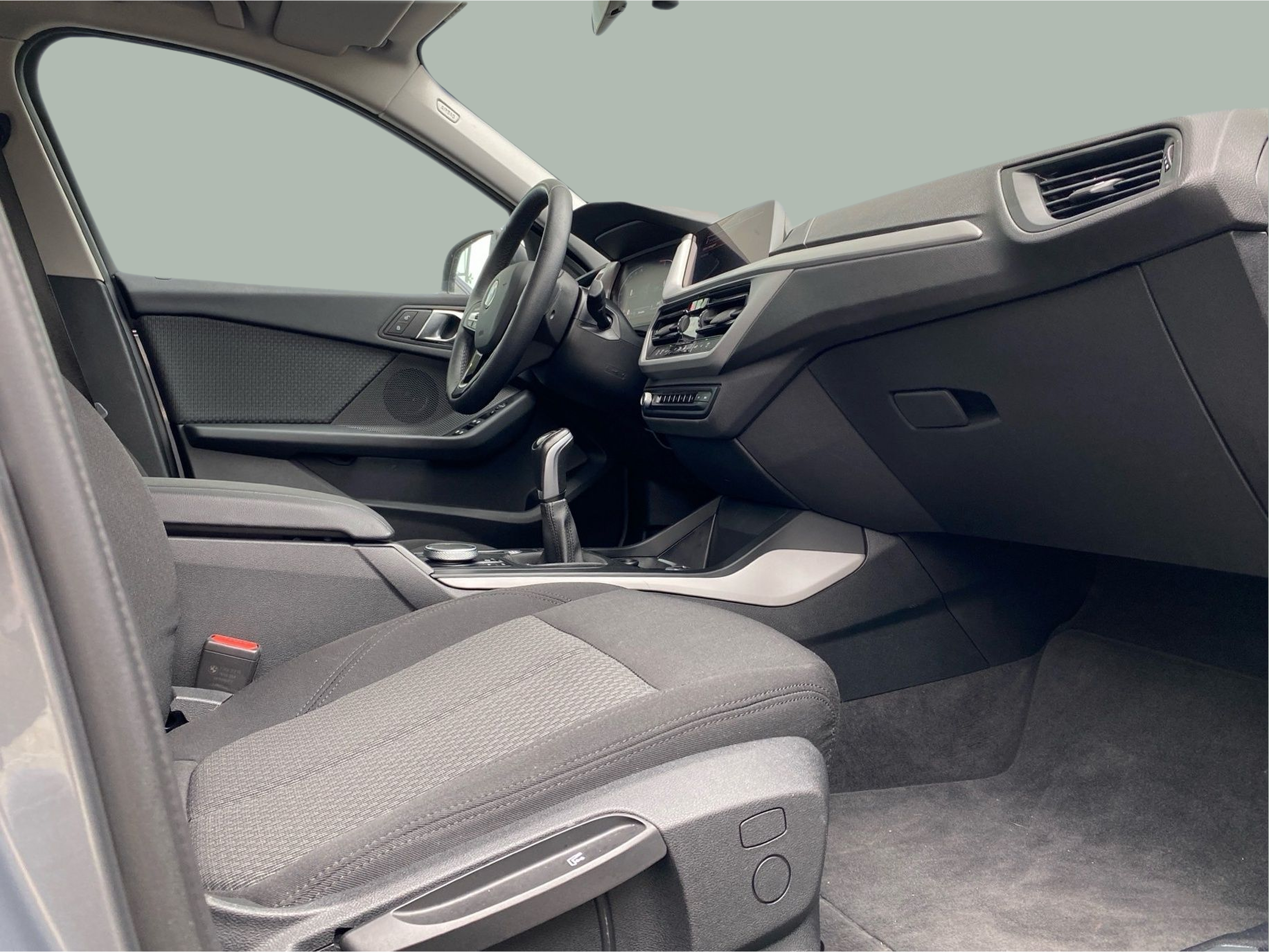 BMW Série 1 116i color Gris. Año 2024. 80KW(109CV). Gasolina. En concesionario Caetano Lisboa de Lisboa