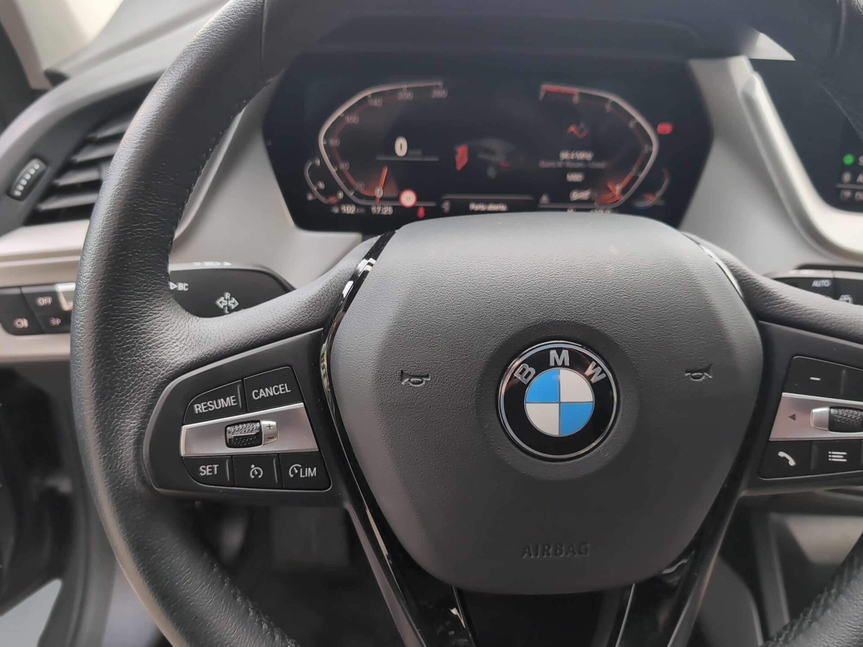 BMW Série 1 116i color Gris. Año 2024. 80KW(109CV). Gasolina. En concesionario Caetano Aveiro de Aveiro