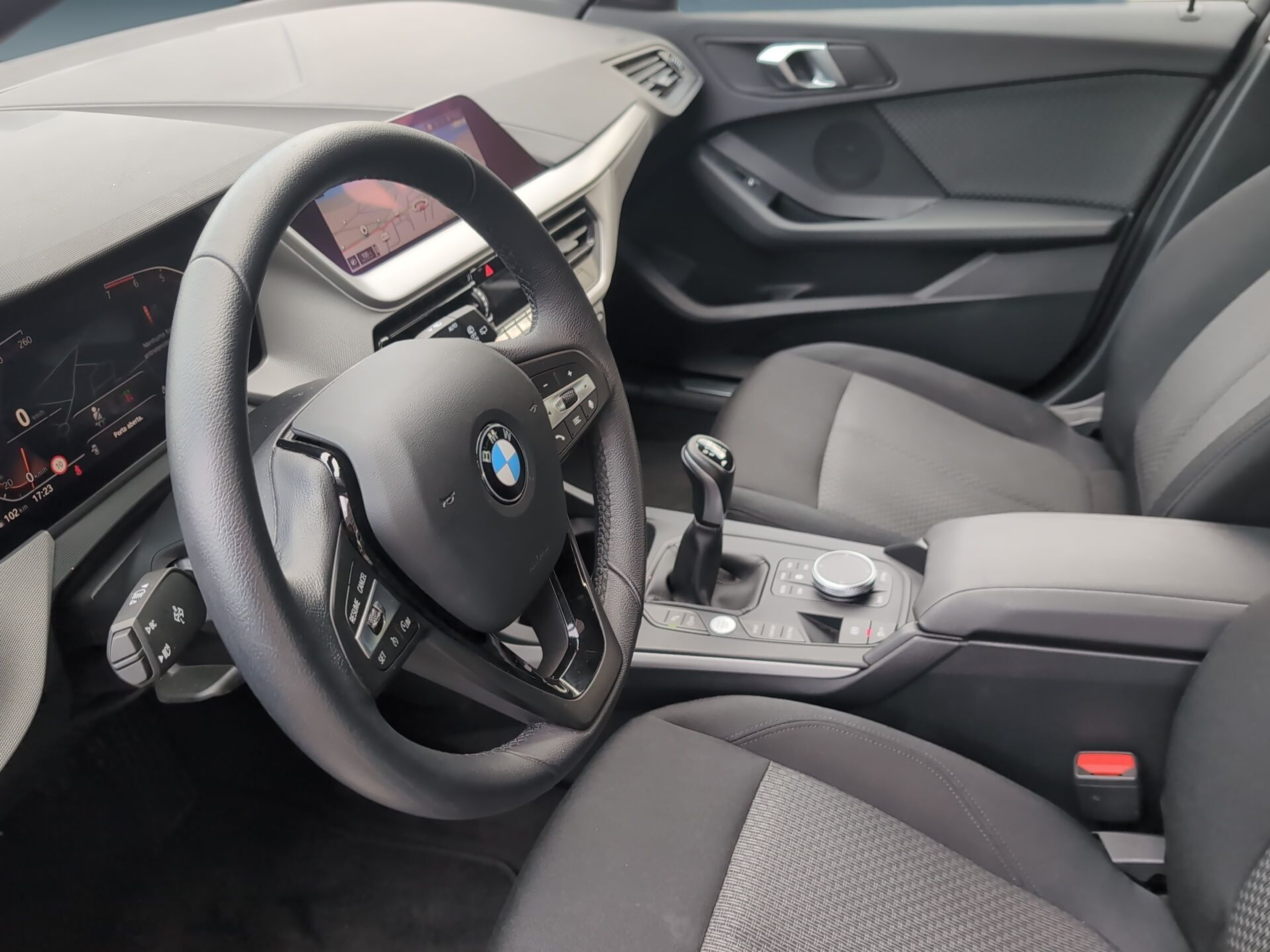 BMW Série 1 116i color Gris. Año 2024. 80KW(109CV). Gasolina. En concesionario Caetano Aveiro de Aveiro