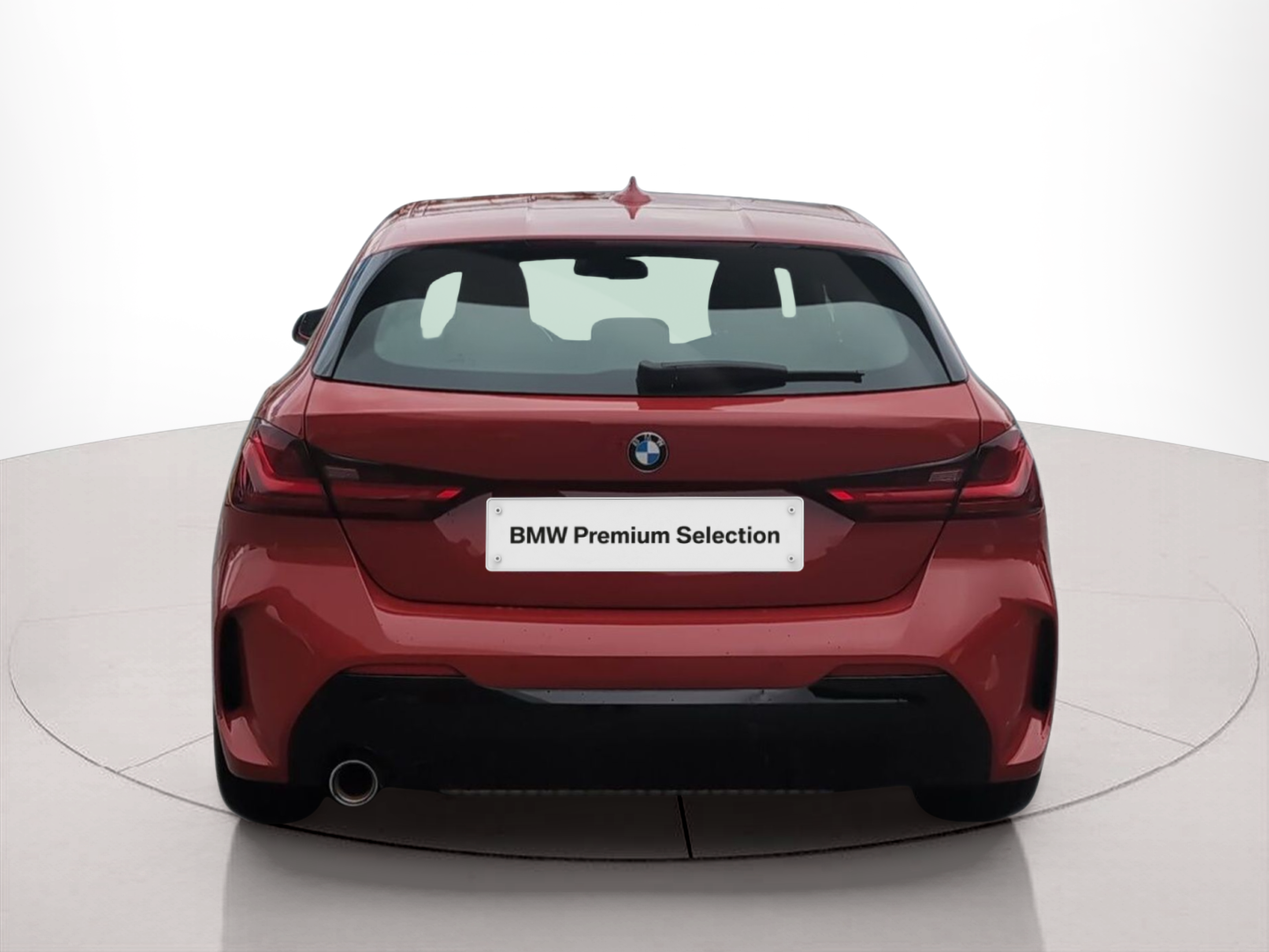 BMW Série 1 118i color Rojo. Año 2020. 103KW(140CV). Gasolina. En concesionario Caetano Baviera Aveiro de Aveiro