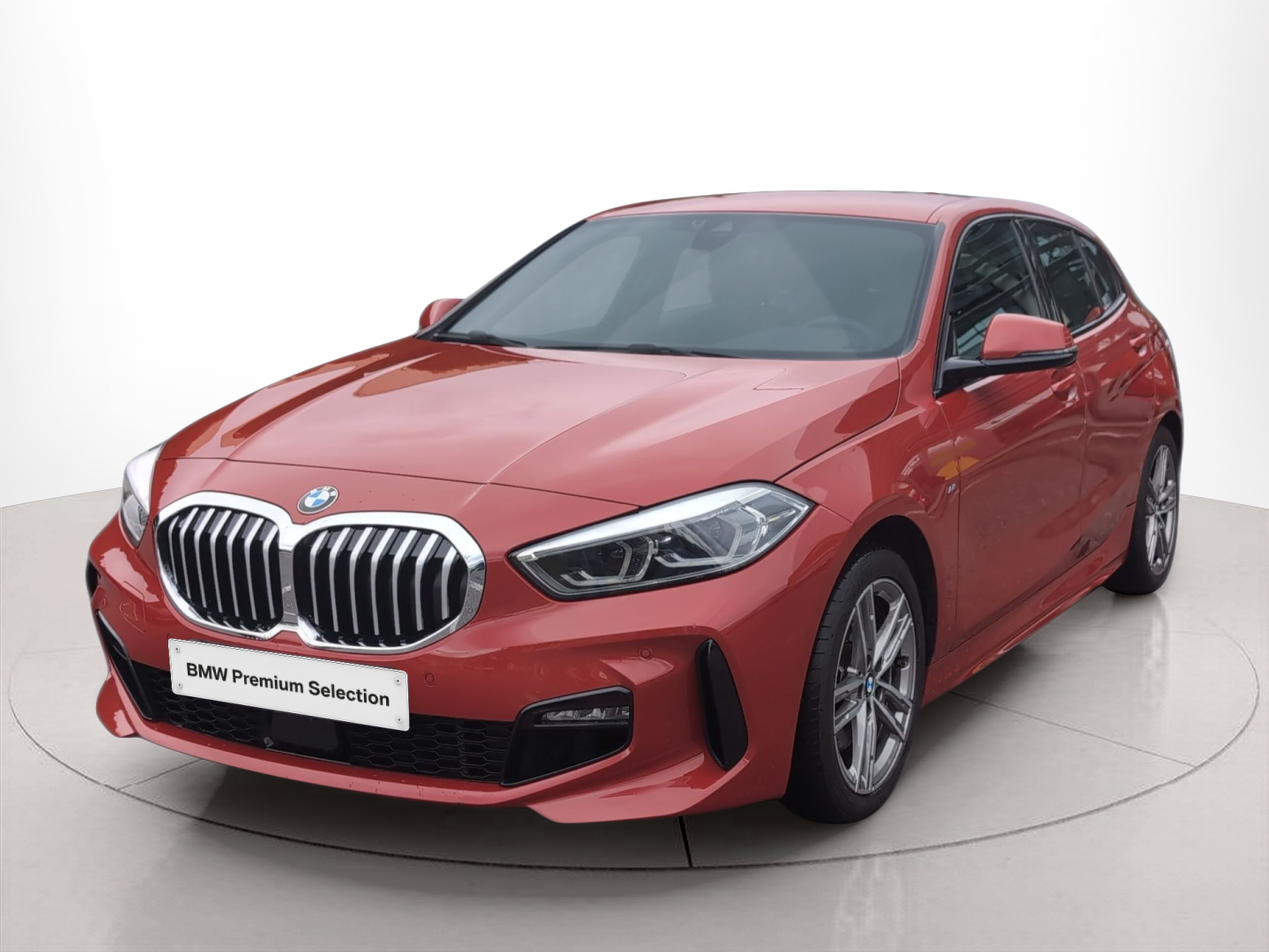 Fotos de BMW Série 1 118i color Rojo. Año 2020. 103KW(140CV). Gasolina. En concesionario Caetano Baviera Aveiro de Aveiro