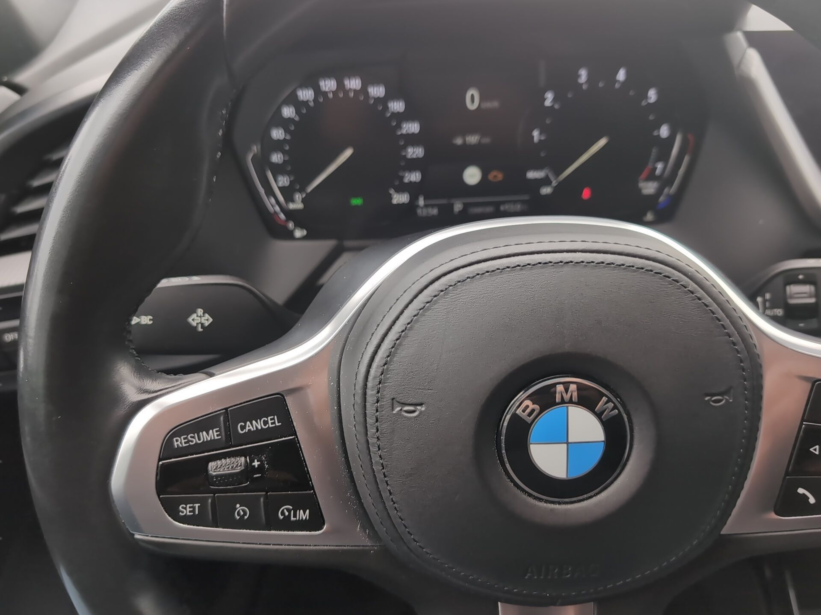 BMW Série 1 118i color Rojo. Año 2020. 103KW(140CV). Gasolina. En concesionario Caetano Baviera Aveiro de Aveiro