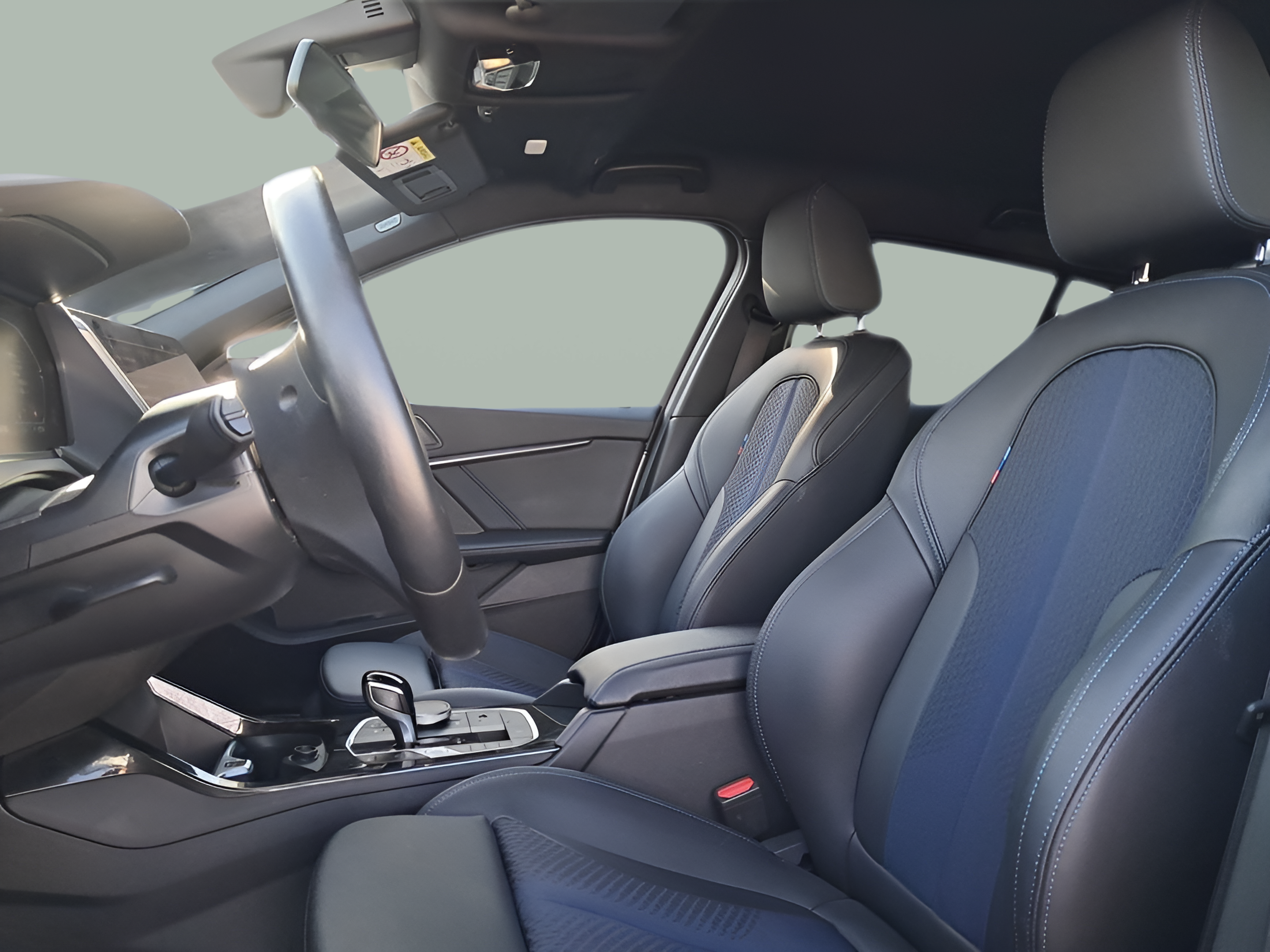 BMW Série 1 116d color Gris. Año 2024. 85KW(116CV). Diesel. En concesionario Caetano Portimão de Portimão