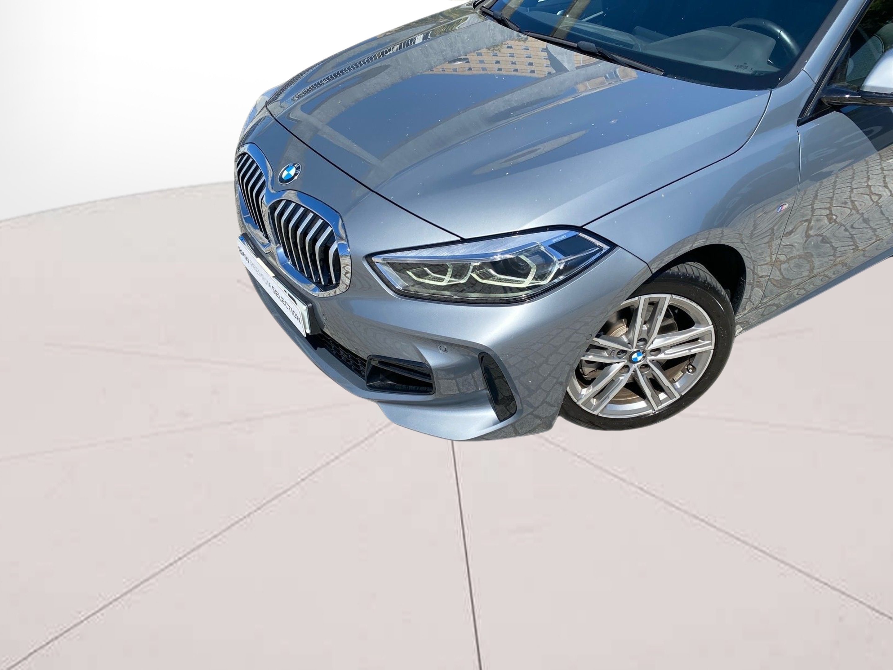 BMW Série 1 116d color Gris. Año 2024. 85KW(116CV). Diesel. En concesionario Caetano Lisboa de Lisboa