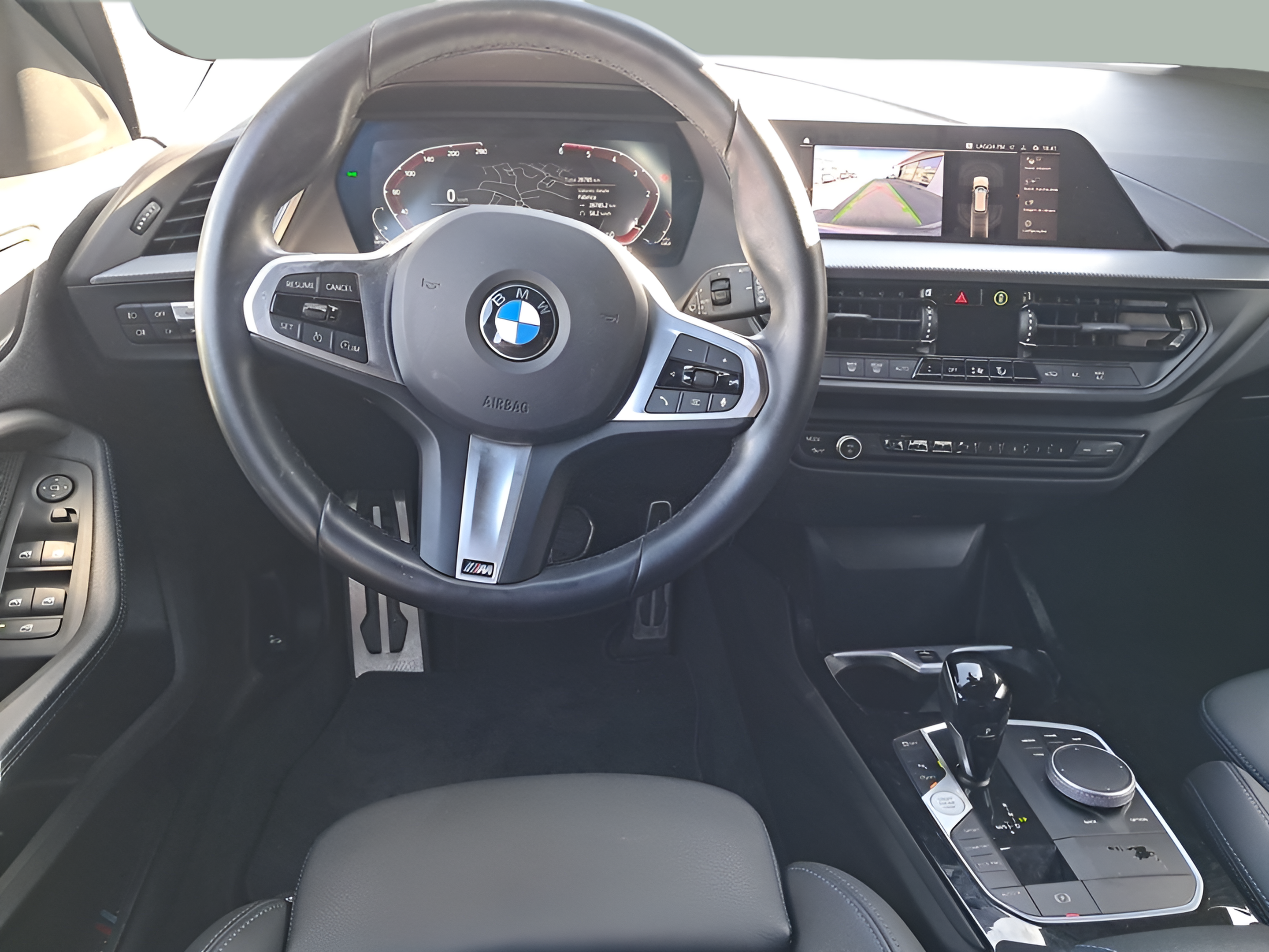 BMW Série 1 116d color Gris. Año 2024. 85KW(116CV). Diesel. En concesionario Caetano Portimão de Portimão