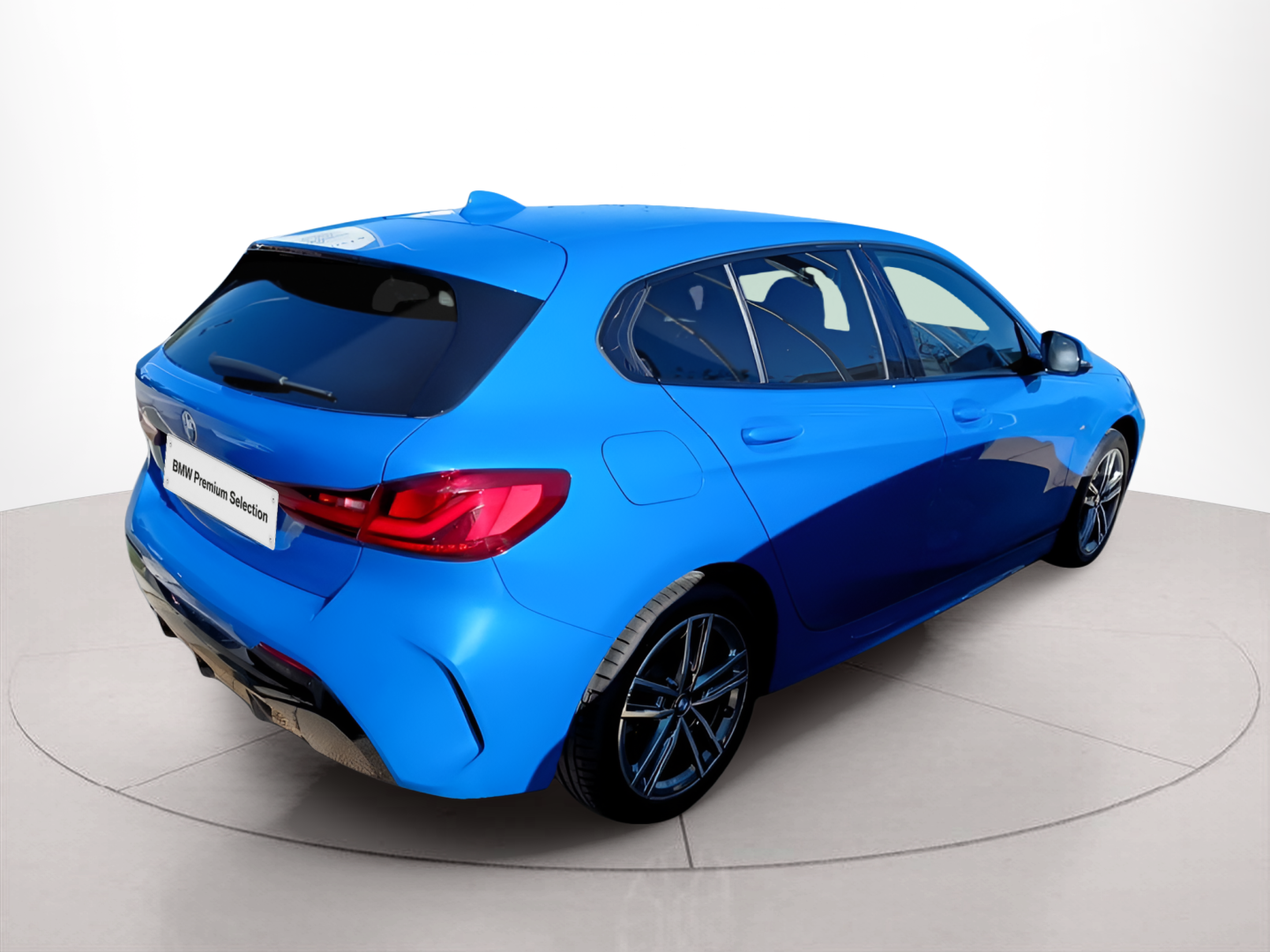 BMW Série 1 116d color Azul. Año 2024. 85KW(116CV). Diesel. En concesionario Caetano Portimão de Portimão