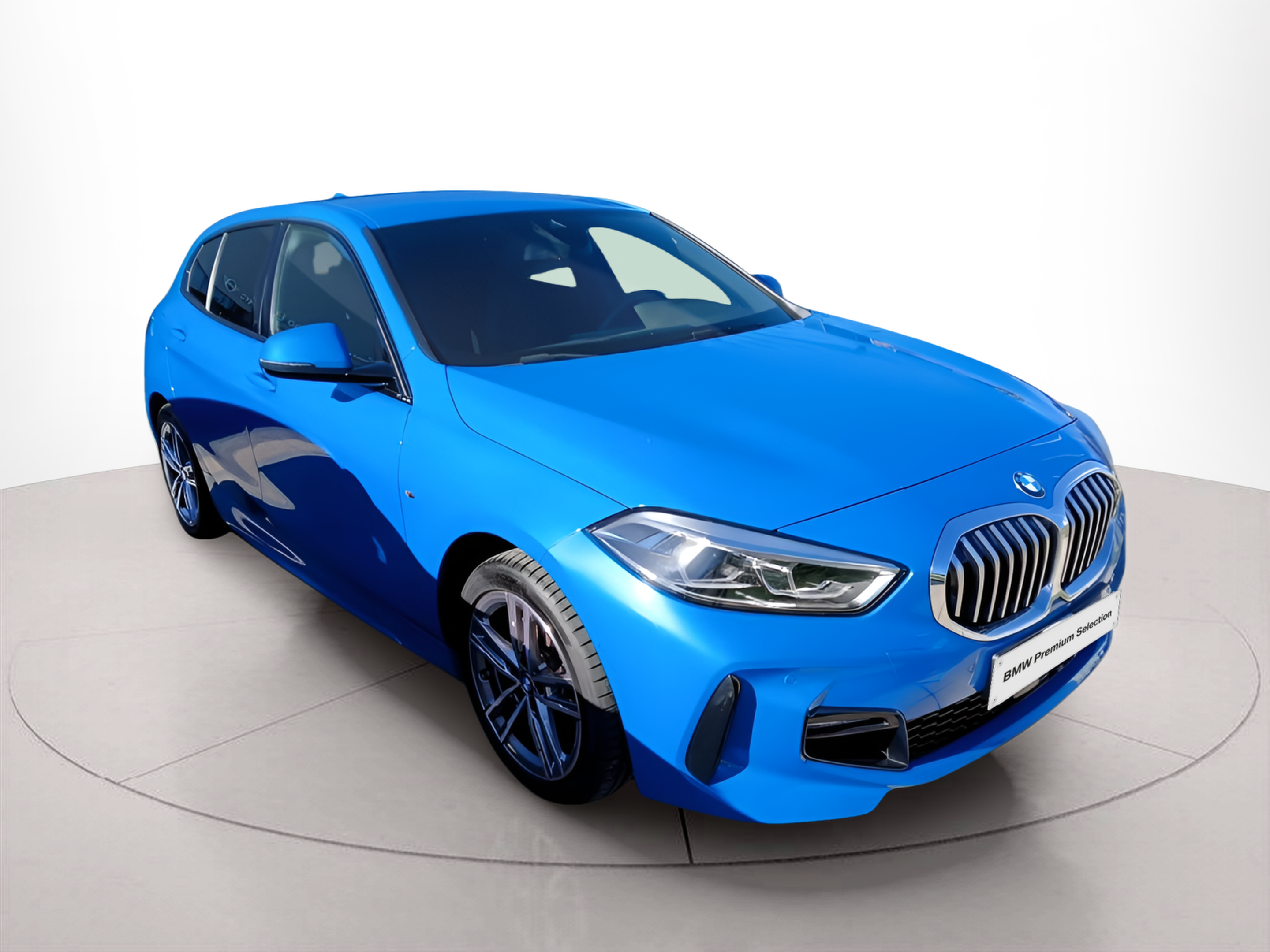 BMW Série 1 116d color Azul. Año 2024. 85KW(116CV). Diesel. En concesionario Caetano Portimão de Portimão