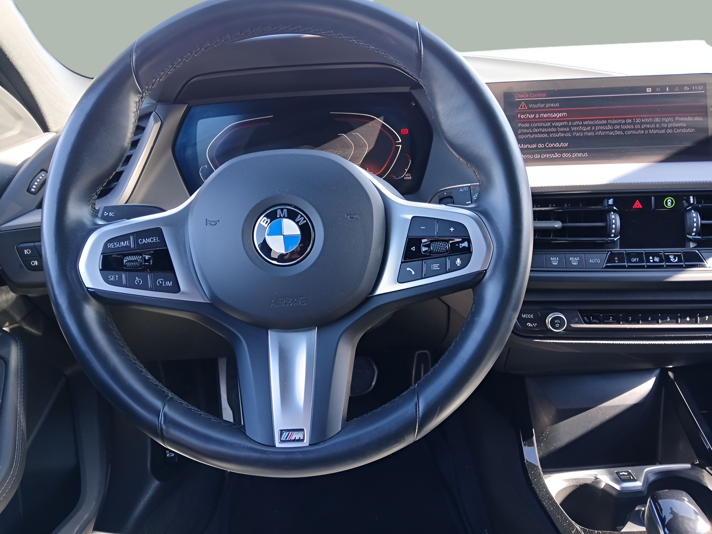 BMW Série 1 116d color Azul. Año 2024. 85KW(116CV). Diesel. En concesionario Caetano Portimão de Portimão