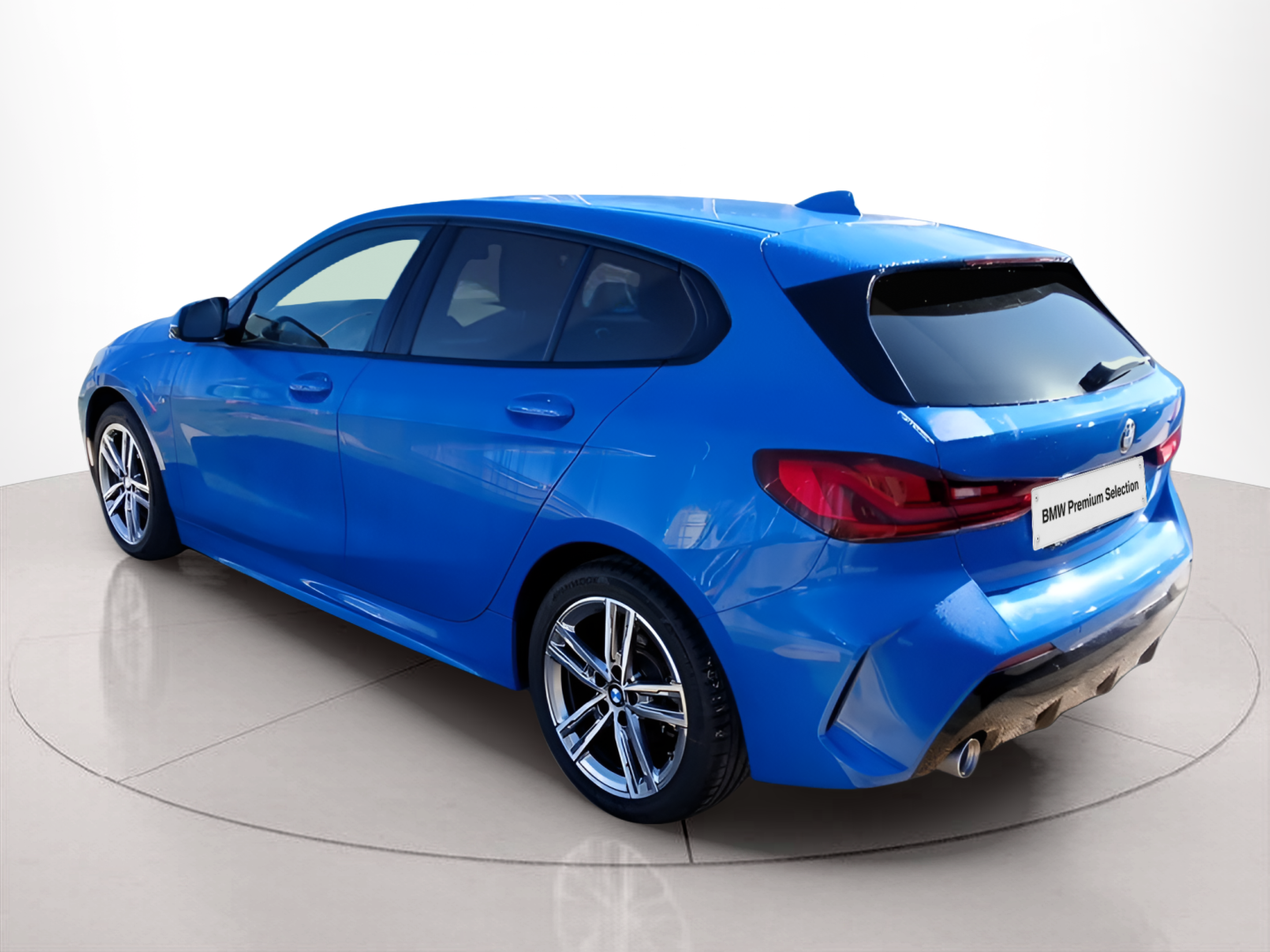 BMW Série 1 116d color Azul. Año 2024. 85KW(116CV). Diesel. En concesionario Caetano Portimão de Portimão