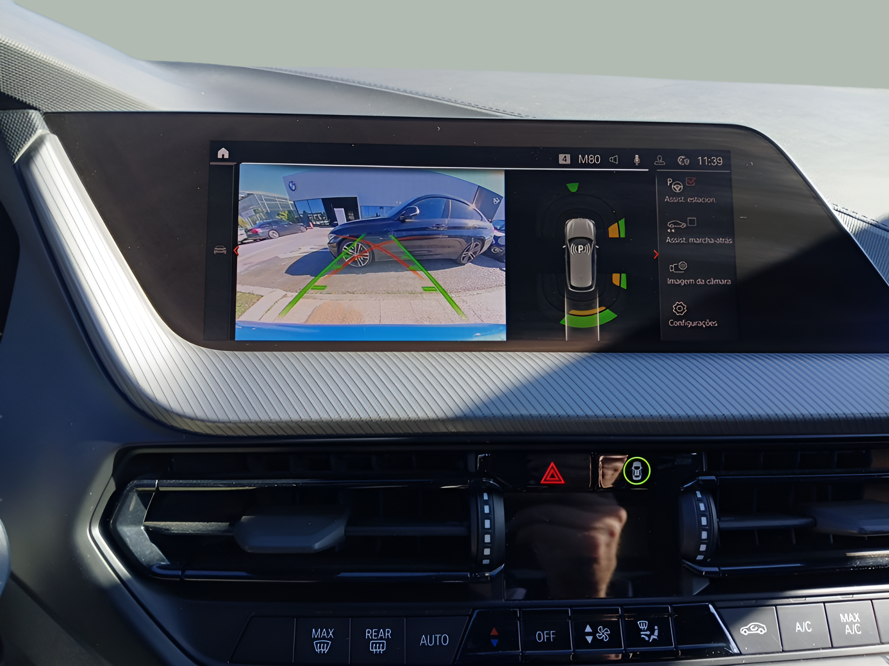 BMW Série 1 116d color Azul. Año 2024. 85KW(116CV). Diesel. En concesionario Caetano Portimão de Portimão