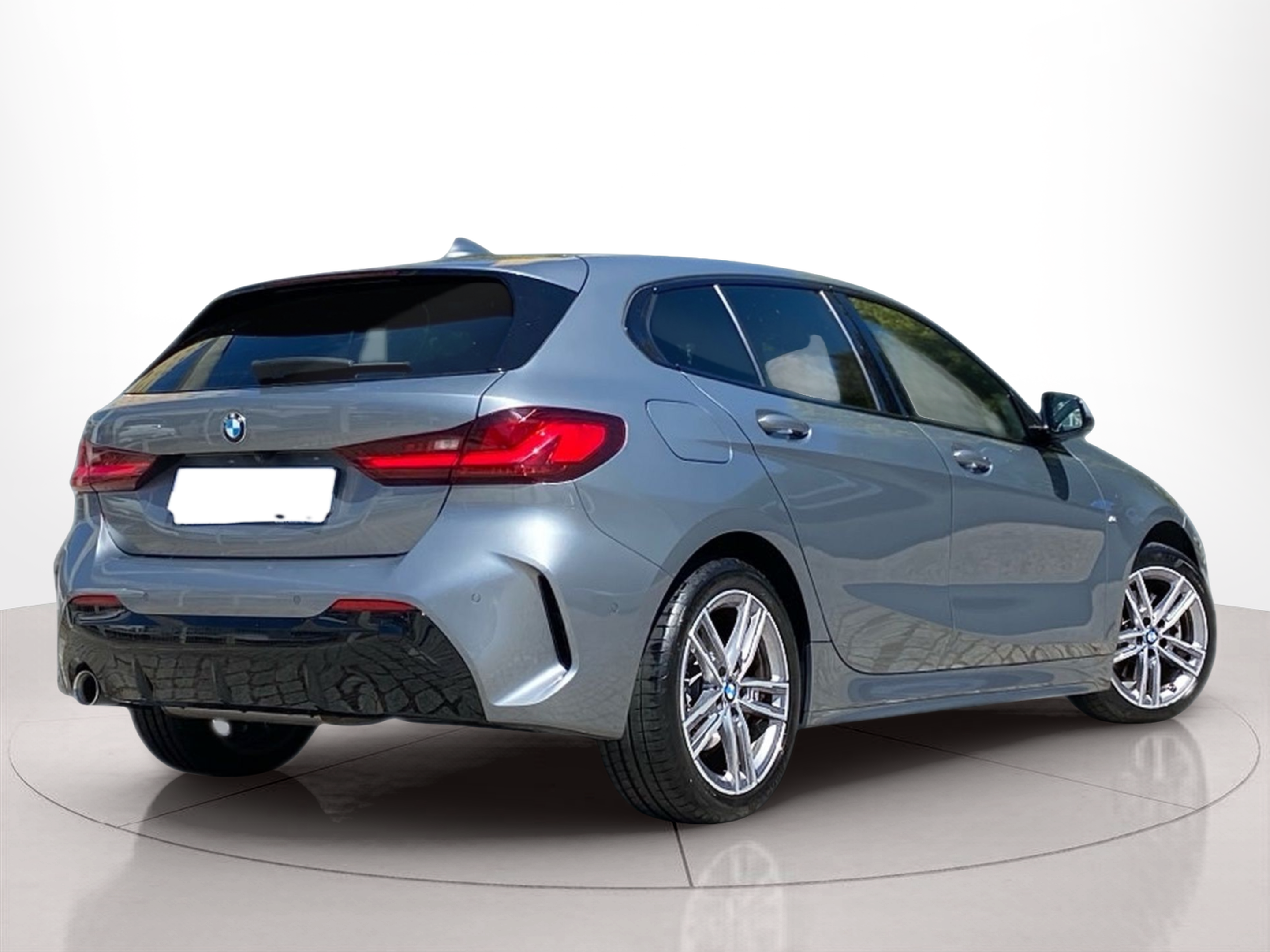 BMW Série 1 116d color Gris. Año 2024. 85KW(116CV). Diesel. En concesionario Caetano Baviera Lisboa de Lisboa