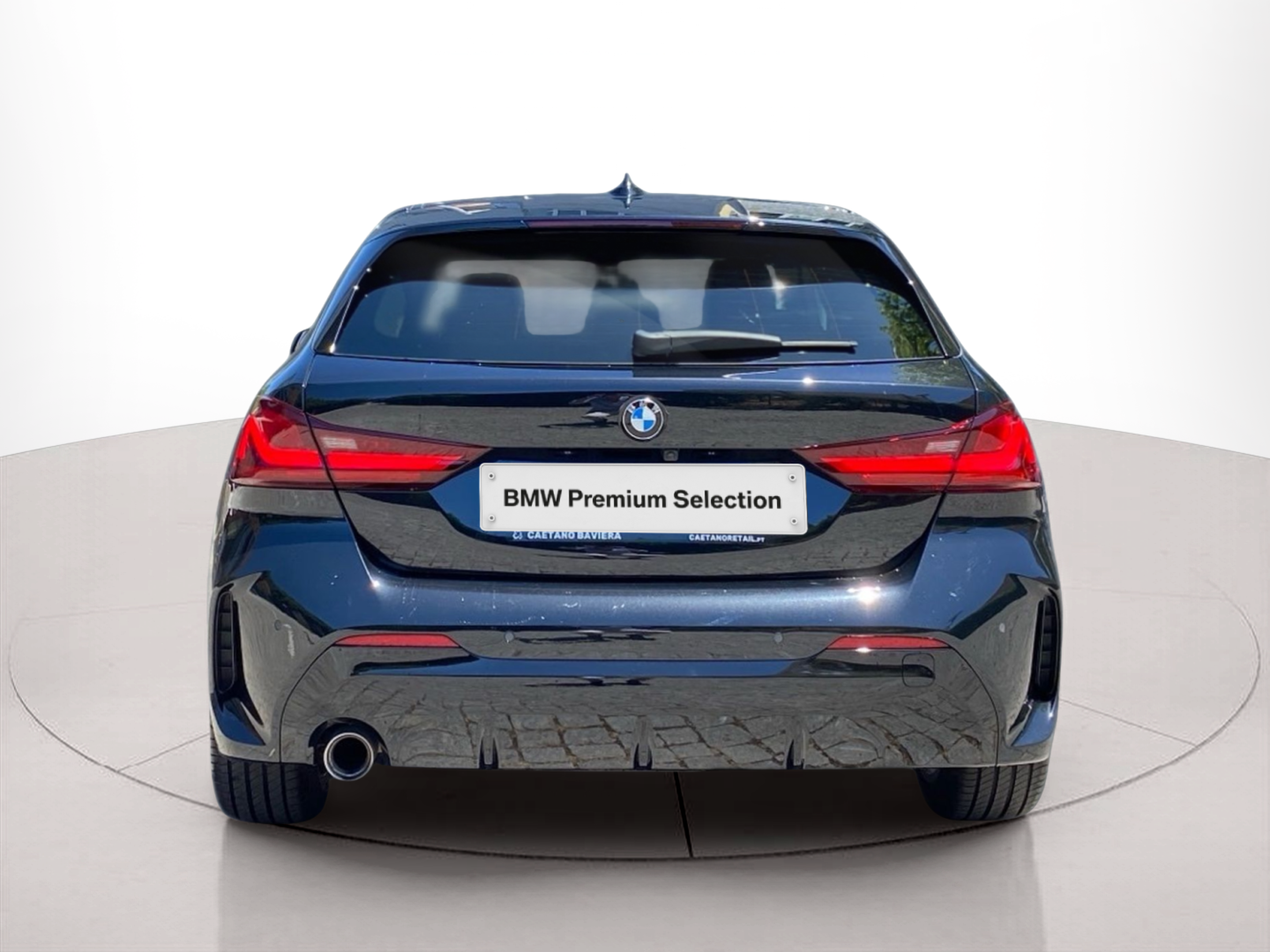 BMW Série 1 116d color Negro. Año 2024. 85KW(116CV). Diesel. En concesionario Caetano Baviera Cascais de Cascais