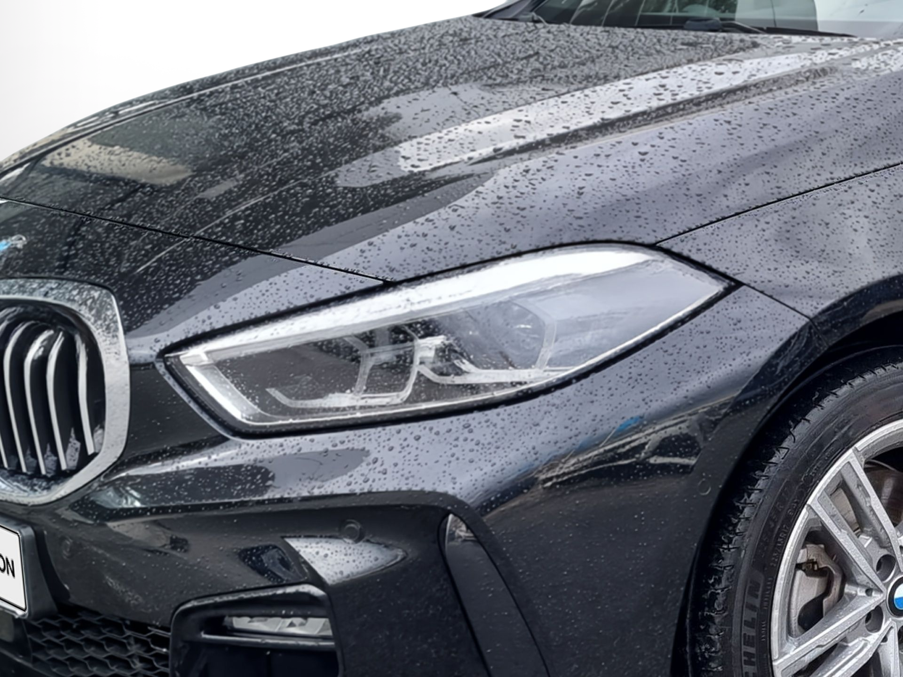 BMW Série 1 116d color Negro. Año 2024. 85KW(116CV). Diesel. En concesionario Caetano Baviera Aveiro de Aveiro